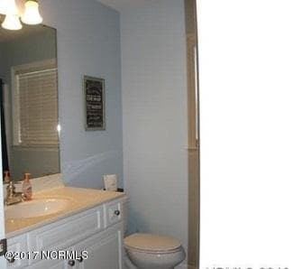 Single Family Residence at 105 Lakeside Green Drive, New Bern, NC 28560, photo 6 of 32