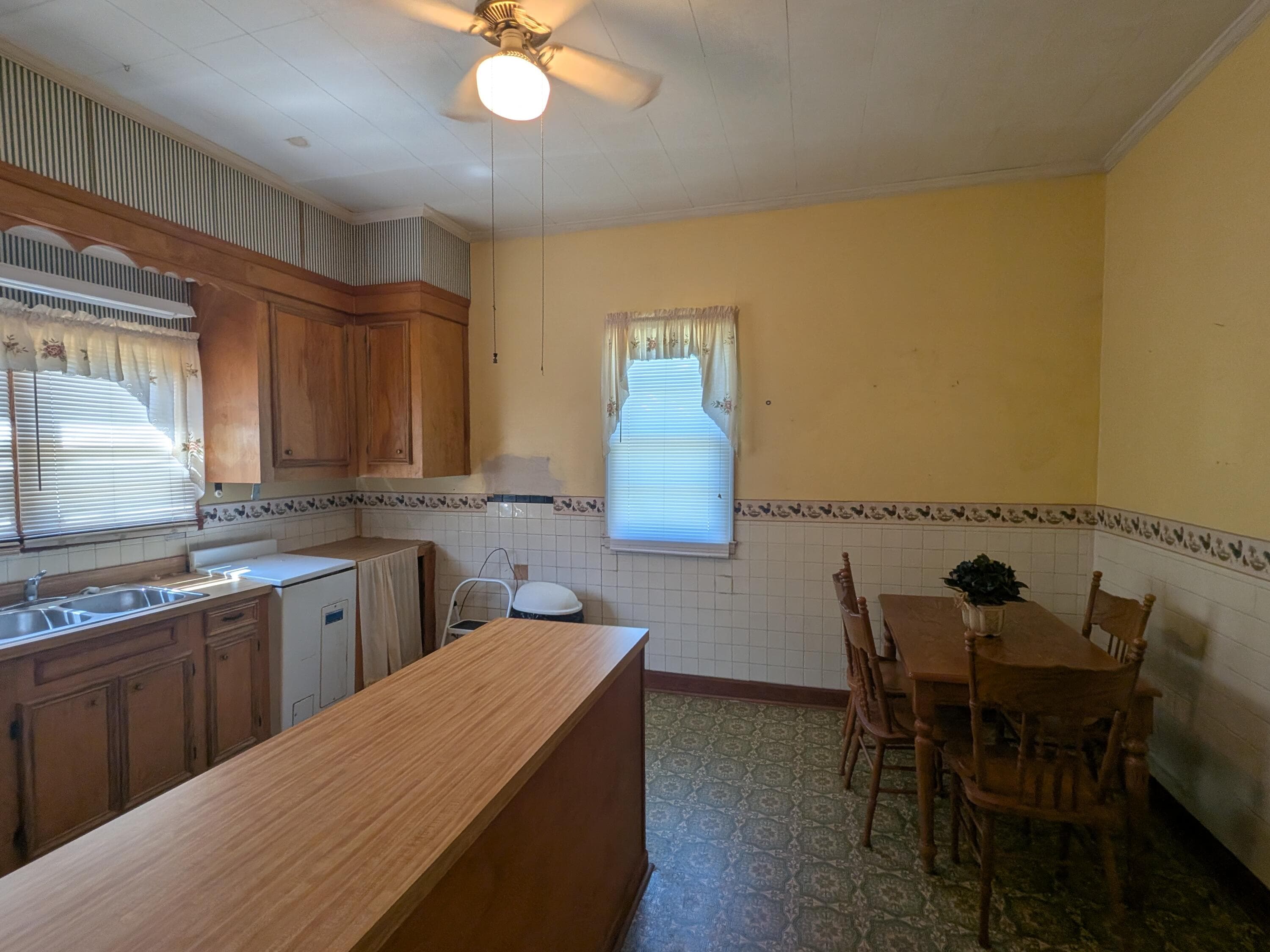 Single Family Residence at 418 Mims Street, Edgefield, SC 29824, photo 9 of 29