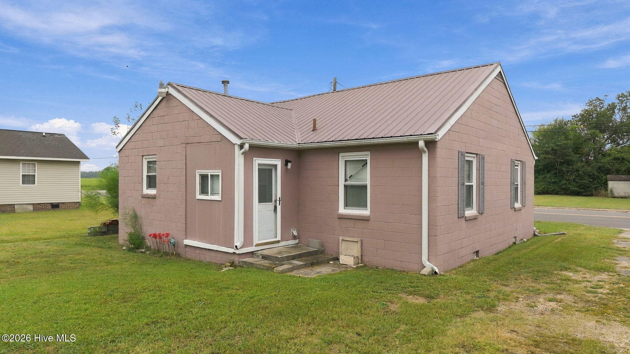 Single Family Residence at 305 N Charles Street, La Grange, NC 28551, photo 5 of 29