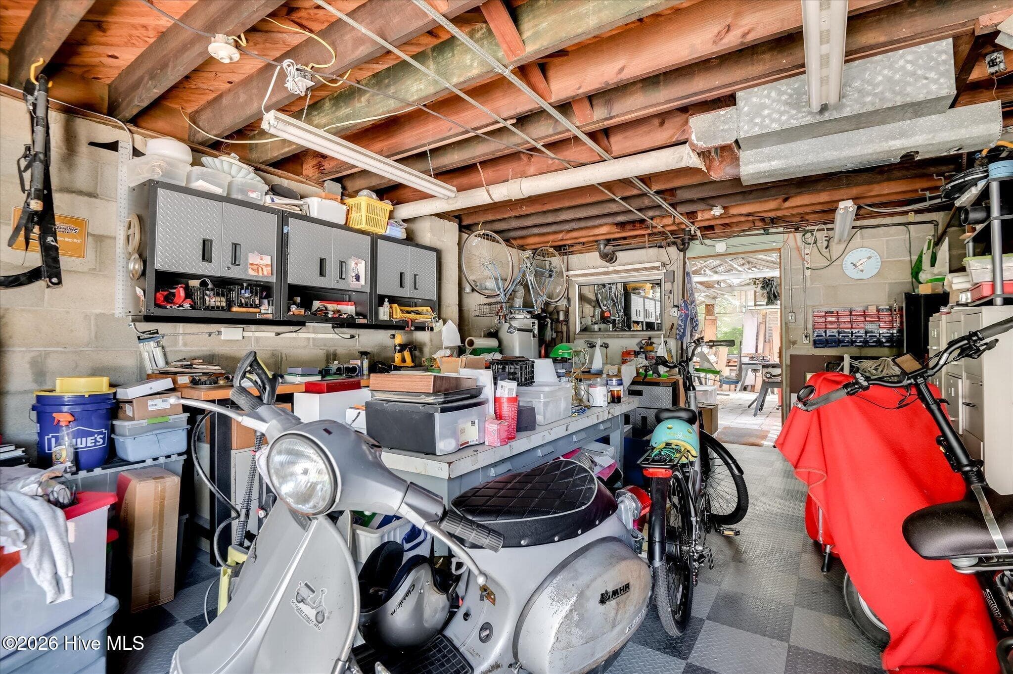garage with workshop - 1314 Glenn Avenue, Augusta, GA 30904