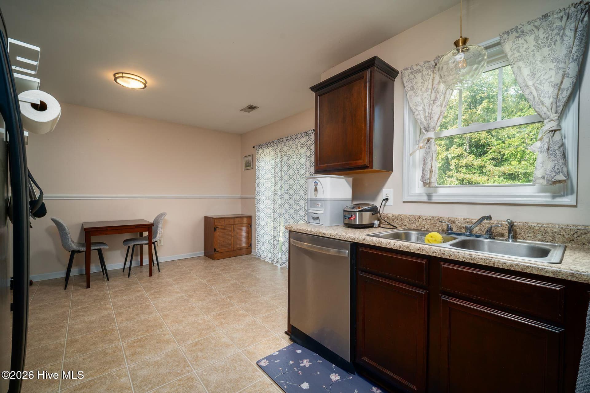 Single Family Residence at 105 Worvin Lane, Richlands, NC 28574, photo 17 of 41