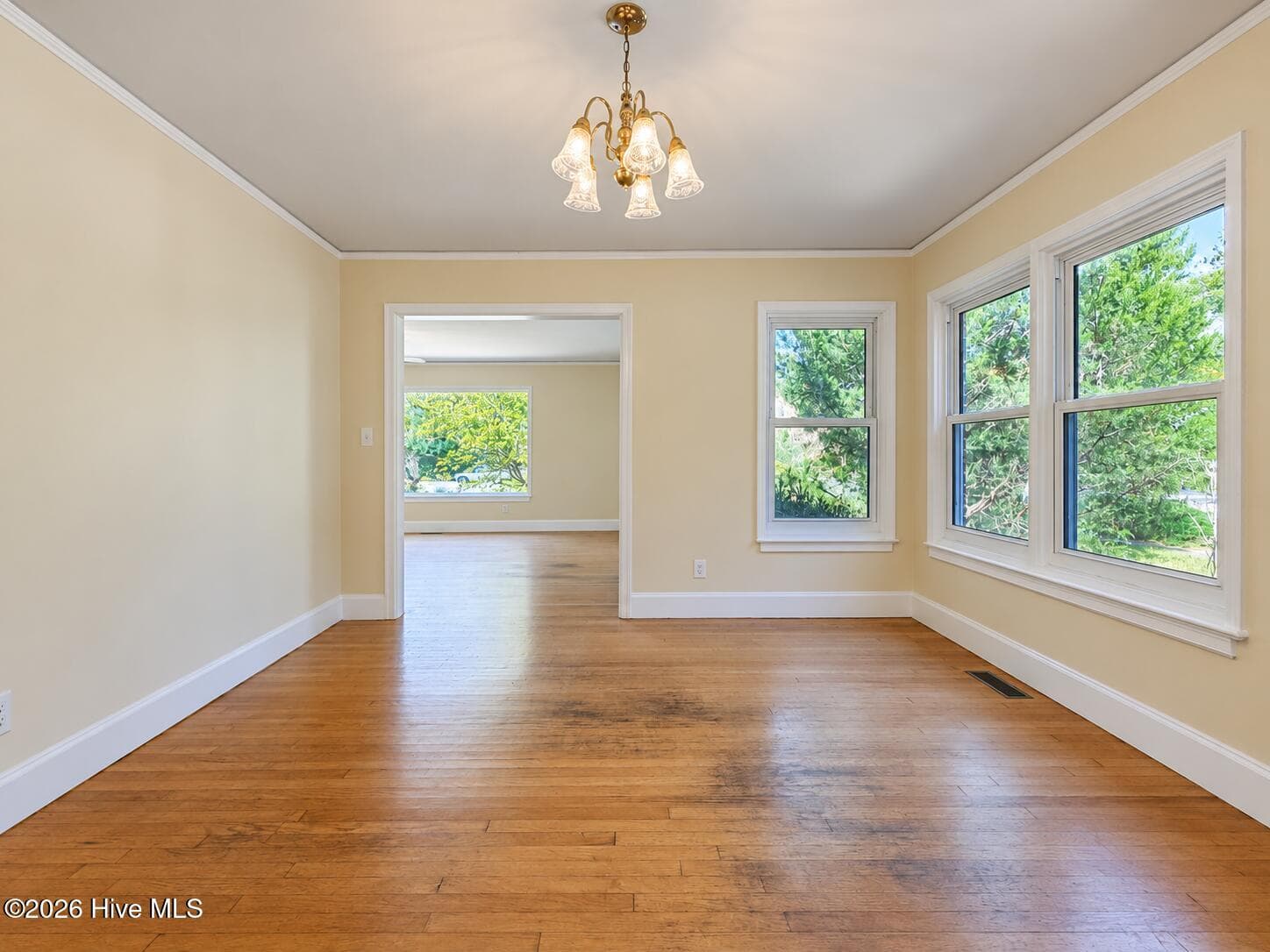 Single Family Residence at 320 Northern Boulevard, Wilmington, NC 28401, photo 15 of 159
