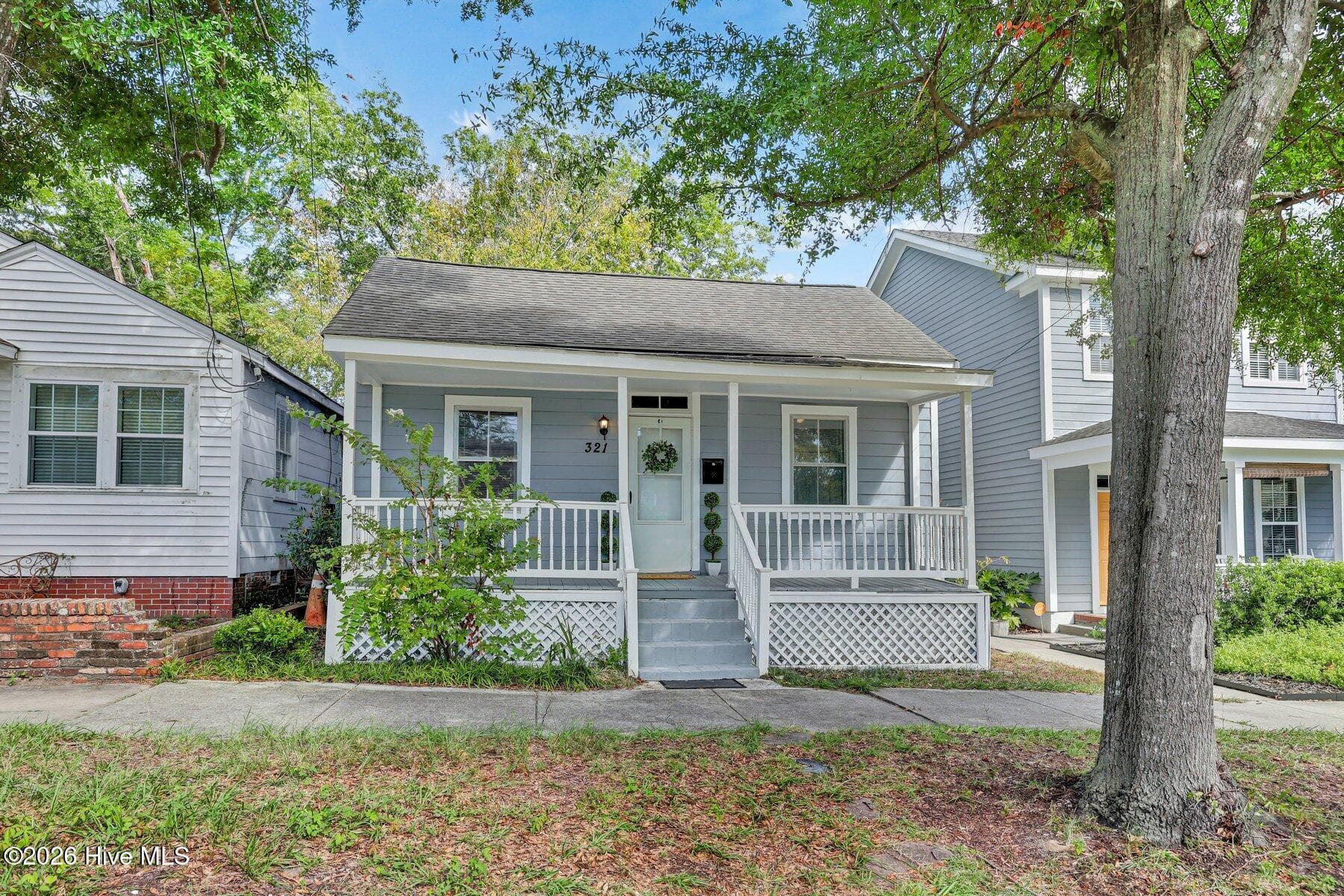Single Family Residence at 321 S 7th Street, Wilmington, NC 28401, photo 4 of 34