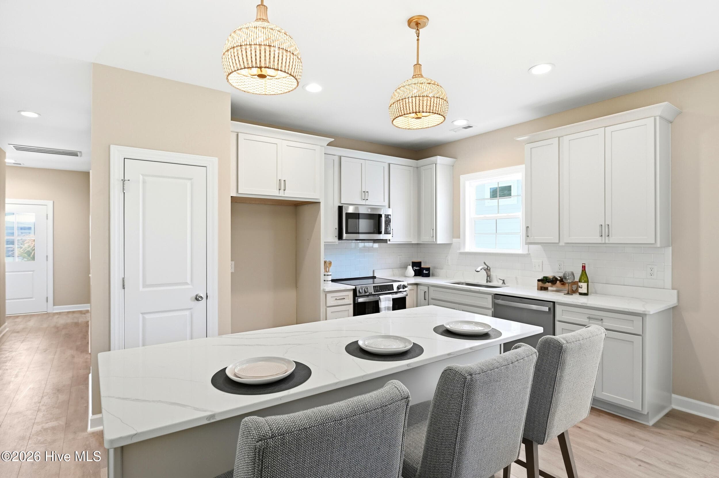 Single Family Residence at 1516 Pinfish Lane, Carolina Beach, NC 28428, photo 3 of 5