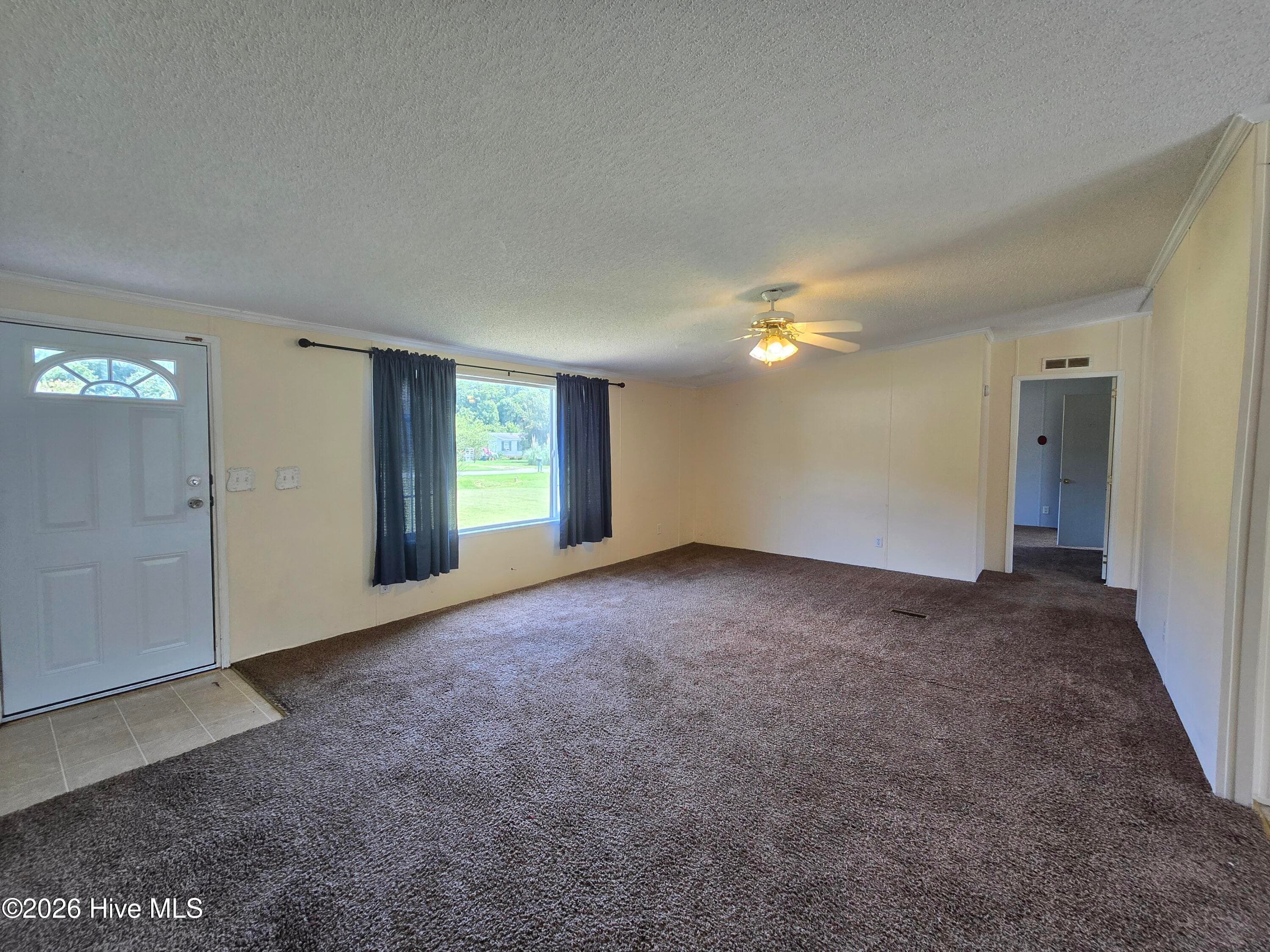 Manufactured Home at 307 Kimberly Court, Elizabeth City, NC 27909, photo 5 of 20