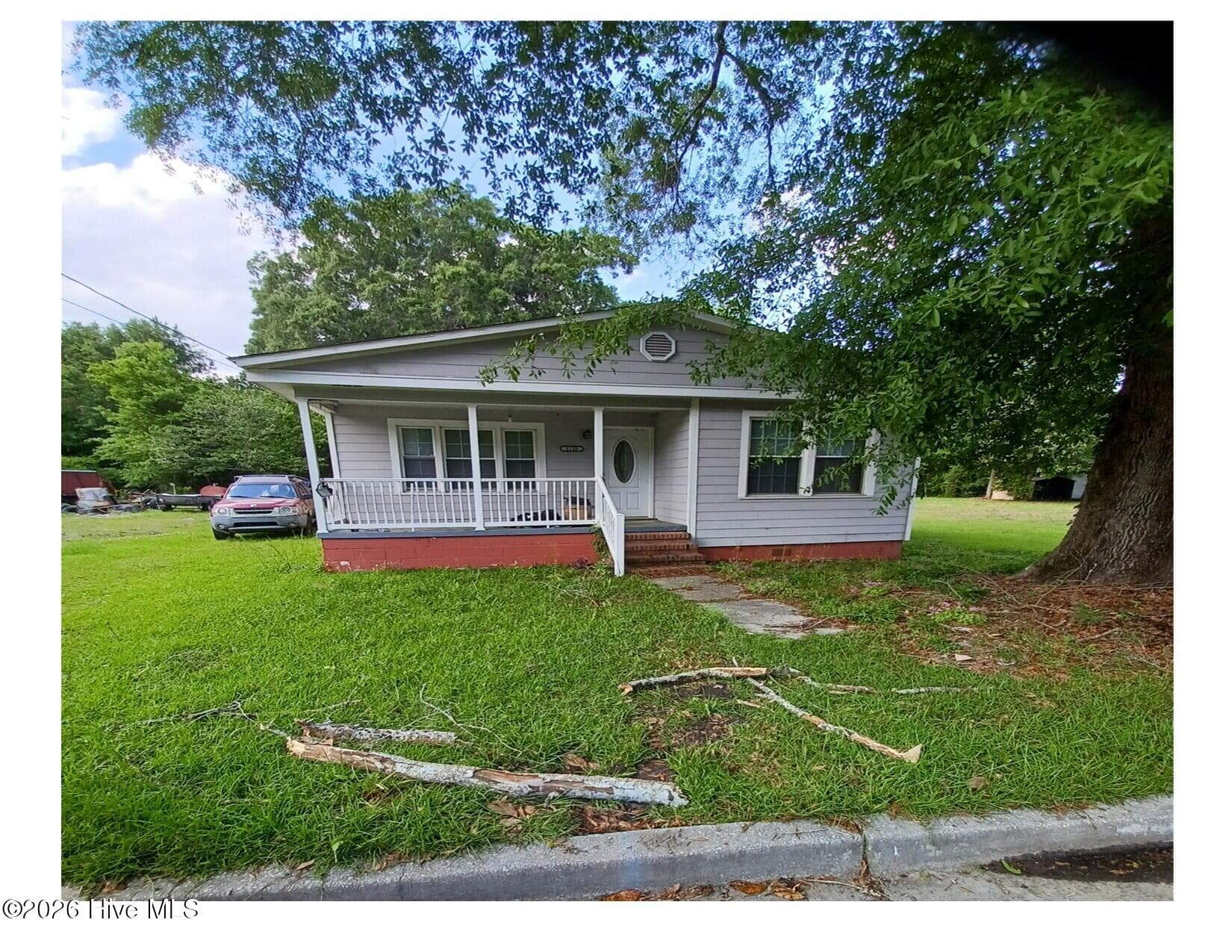 Single Family Residence at 1120 Lincoln Street, Kinston, NC 28501, photo 2 of 7