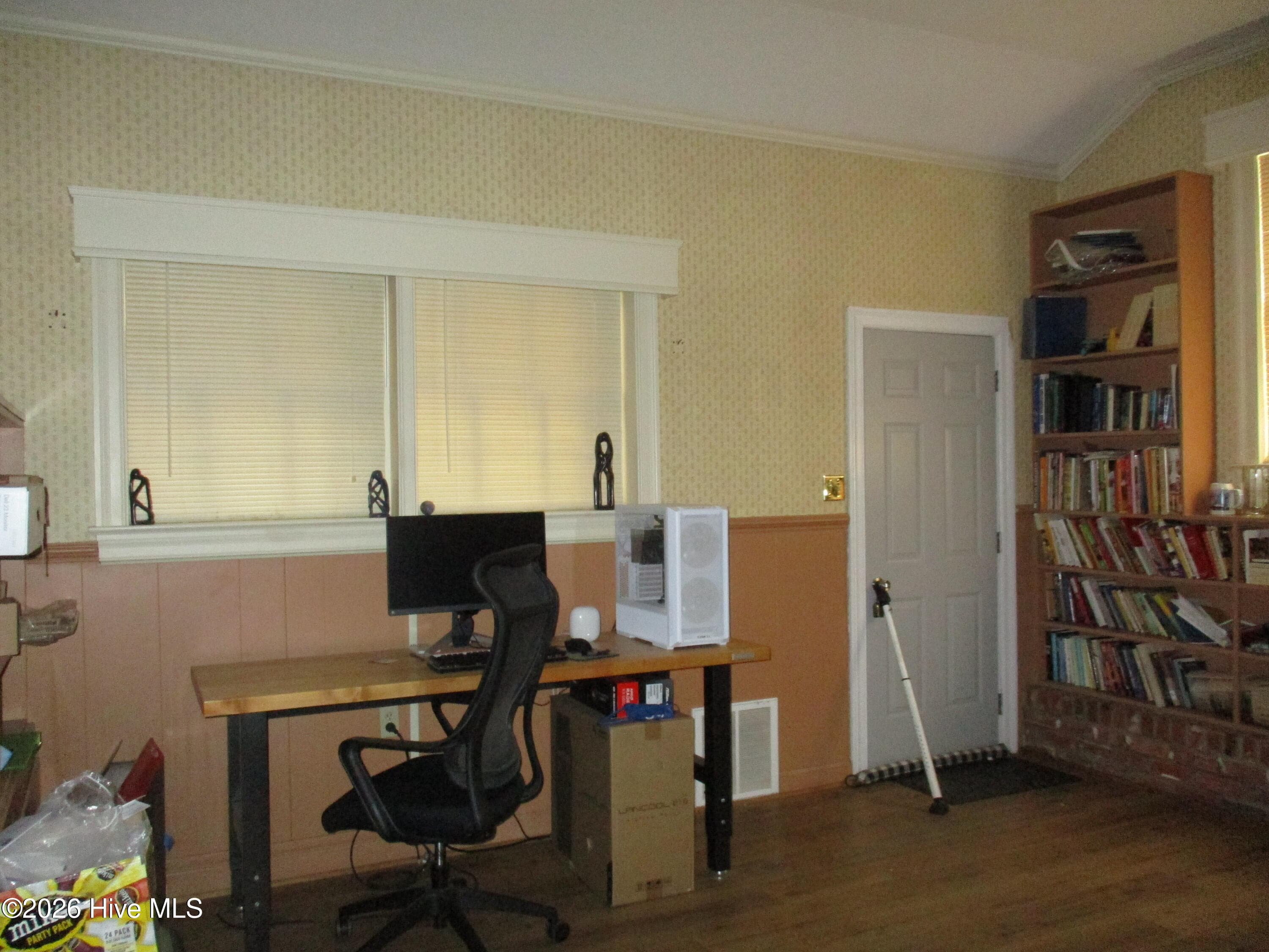Single Family Residence at 2201 Woodview Road, Kinston, NC 28504, photo 3 of 5