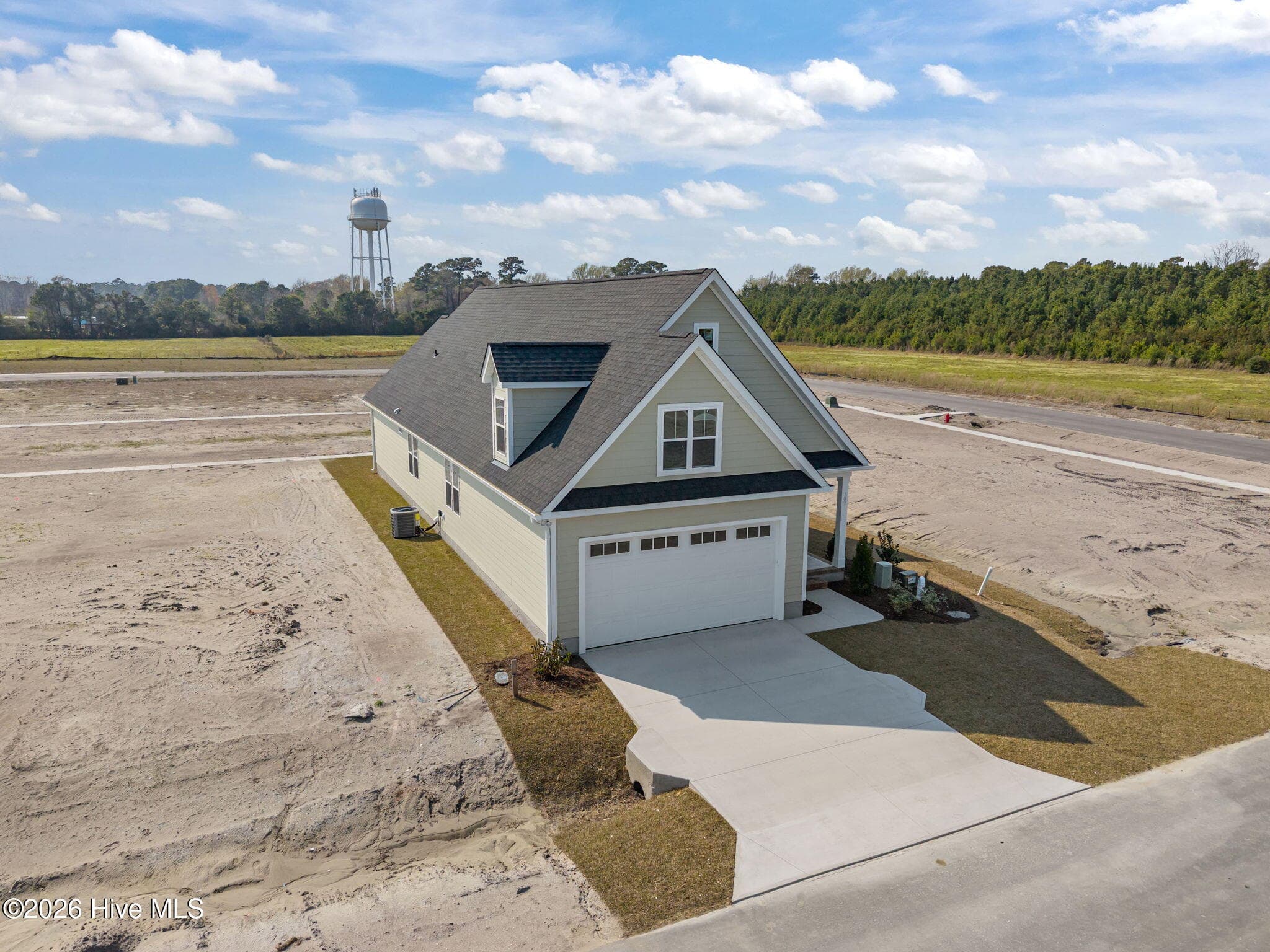 Single Family Residence at 102 Golden Finch Drive, Beaufort, NC 28516, photo 17 of 93