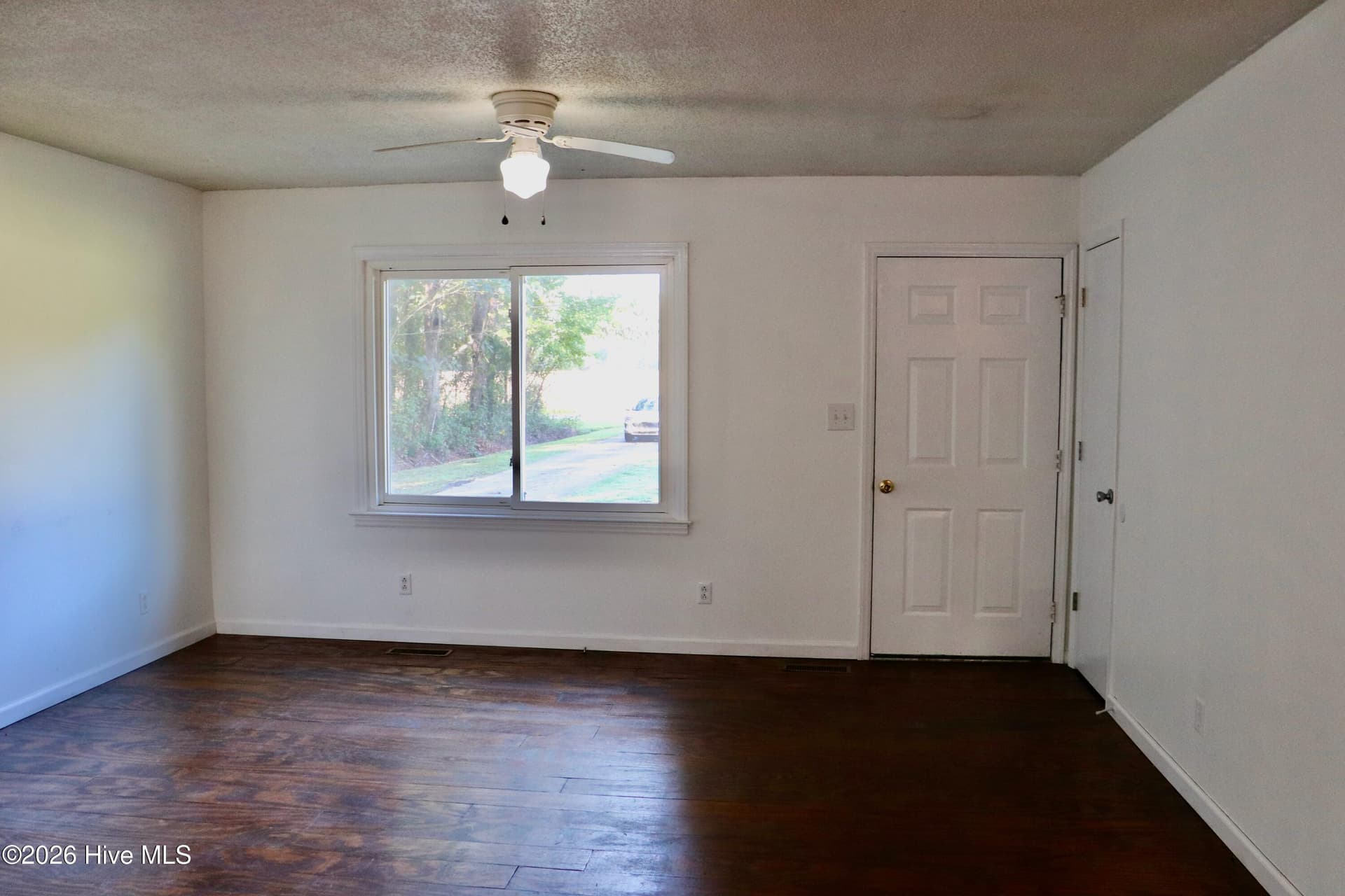 Single Family Residence at 6972 Market St Ex Ext, Washington, NC 27889, photo 7 of 33