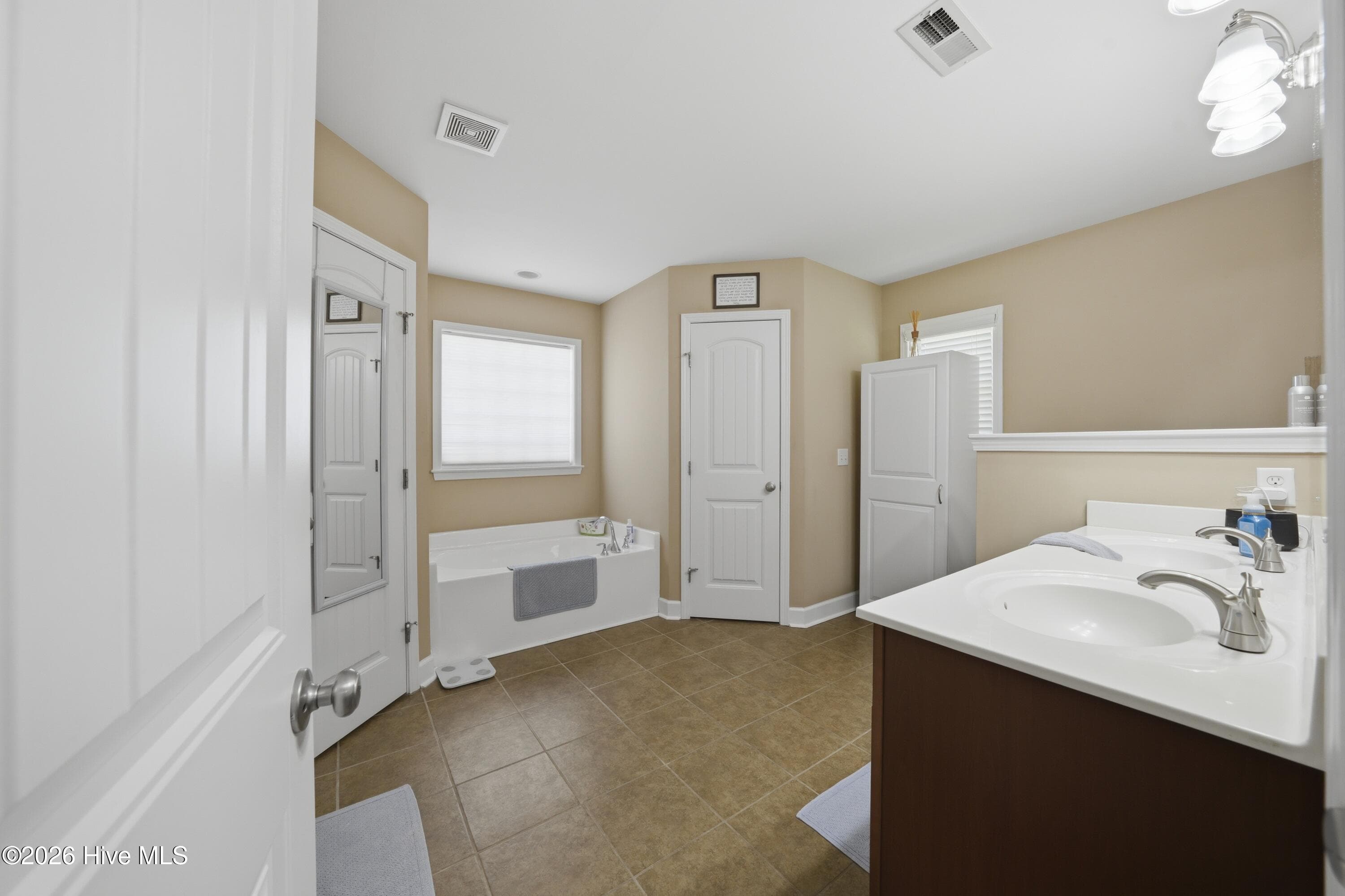 Single Family Residence at 215 Preswick Drive, Rocky Point, NC 28457, photo 20 of 42