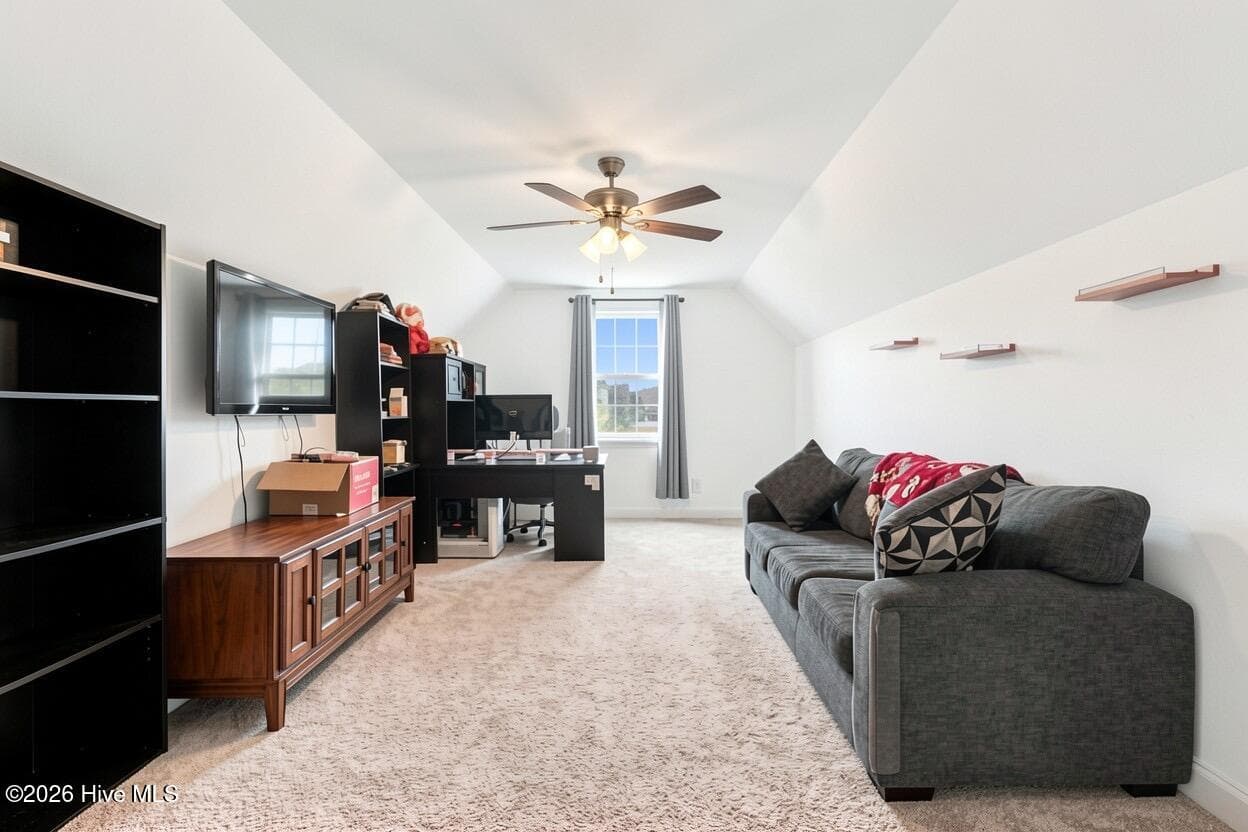 Bonus room with private bathroom - 2019 Tarpon Trail, New Bern, NC 28562