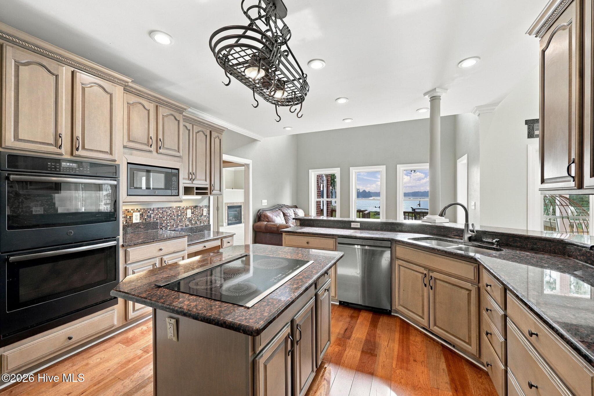 Kitchen - 516 Long Point Road, Chocowinity, NC 27817