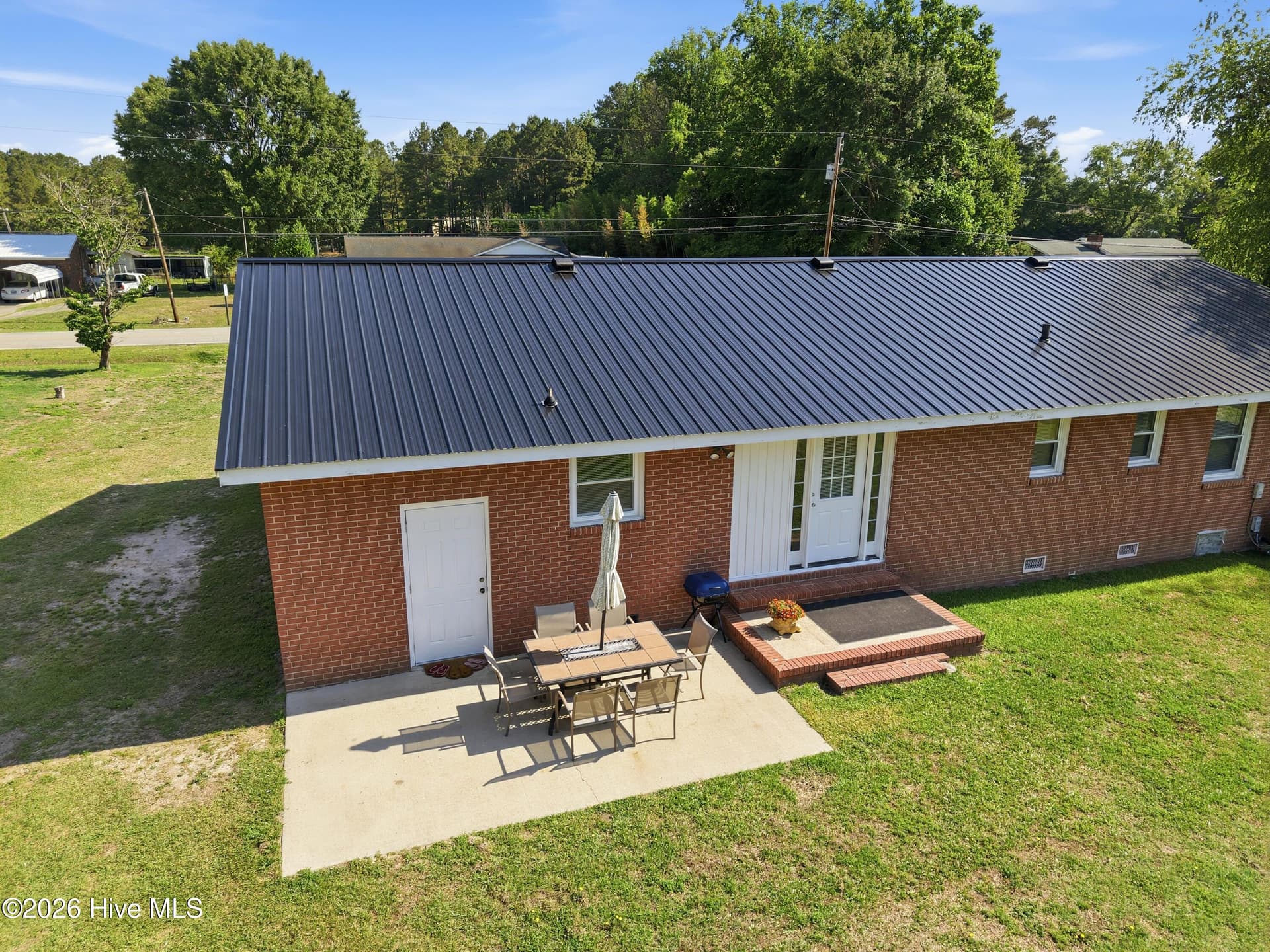 Single Family Residence at 755 Central Avenue, Kinston, NC 28504, photo 11 of 41