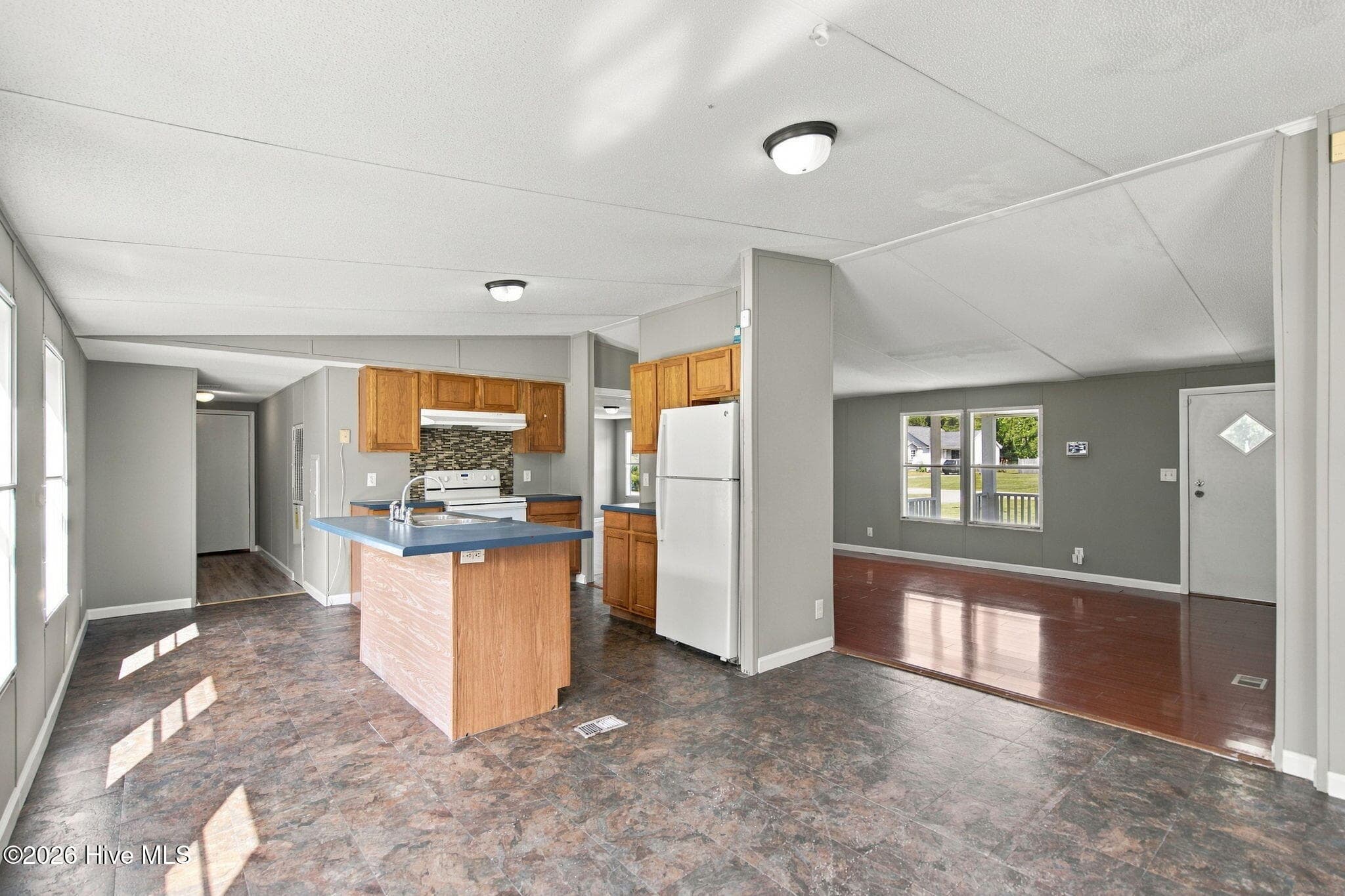 Manufactured Home at 185 New Hope Lane SE, Leland, NC 28451, photo 14 of 49