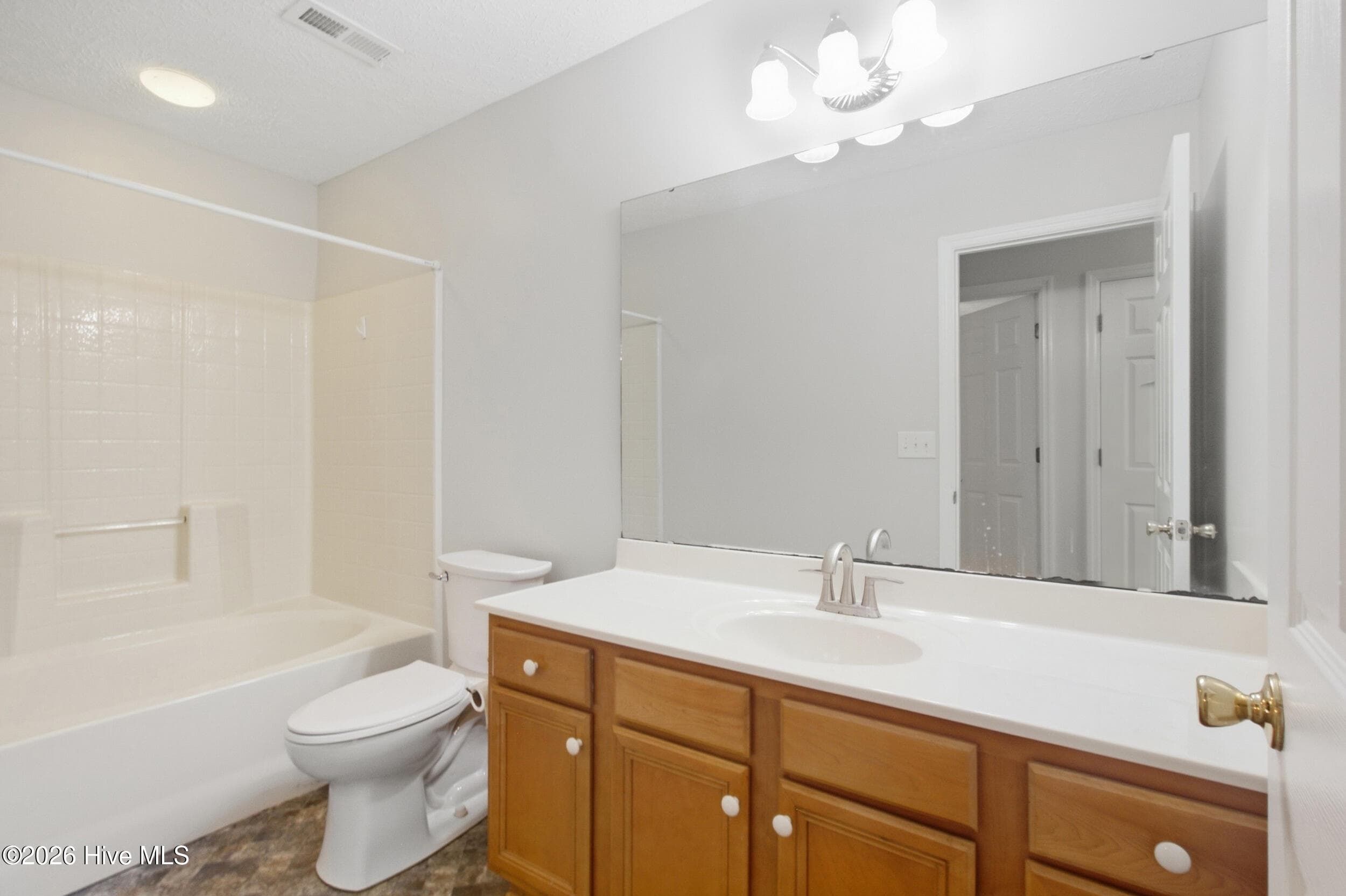 2nd Bathroom - 117 Clearbrook Way, New Bern, NC 28562