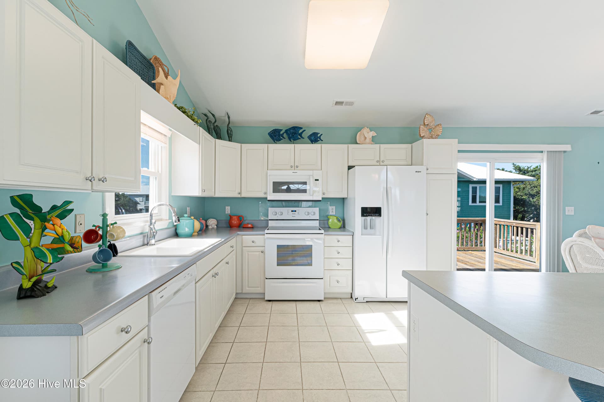 Single Family Residence at 118 Heverly Drive, Emerald Isle, NC 28594, photo 17 of 61