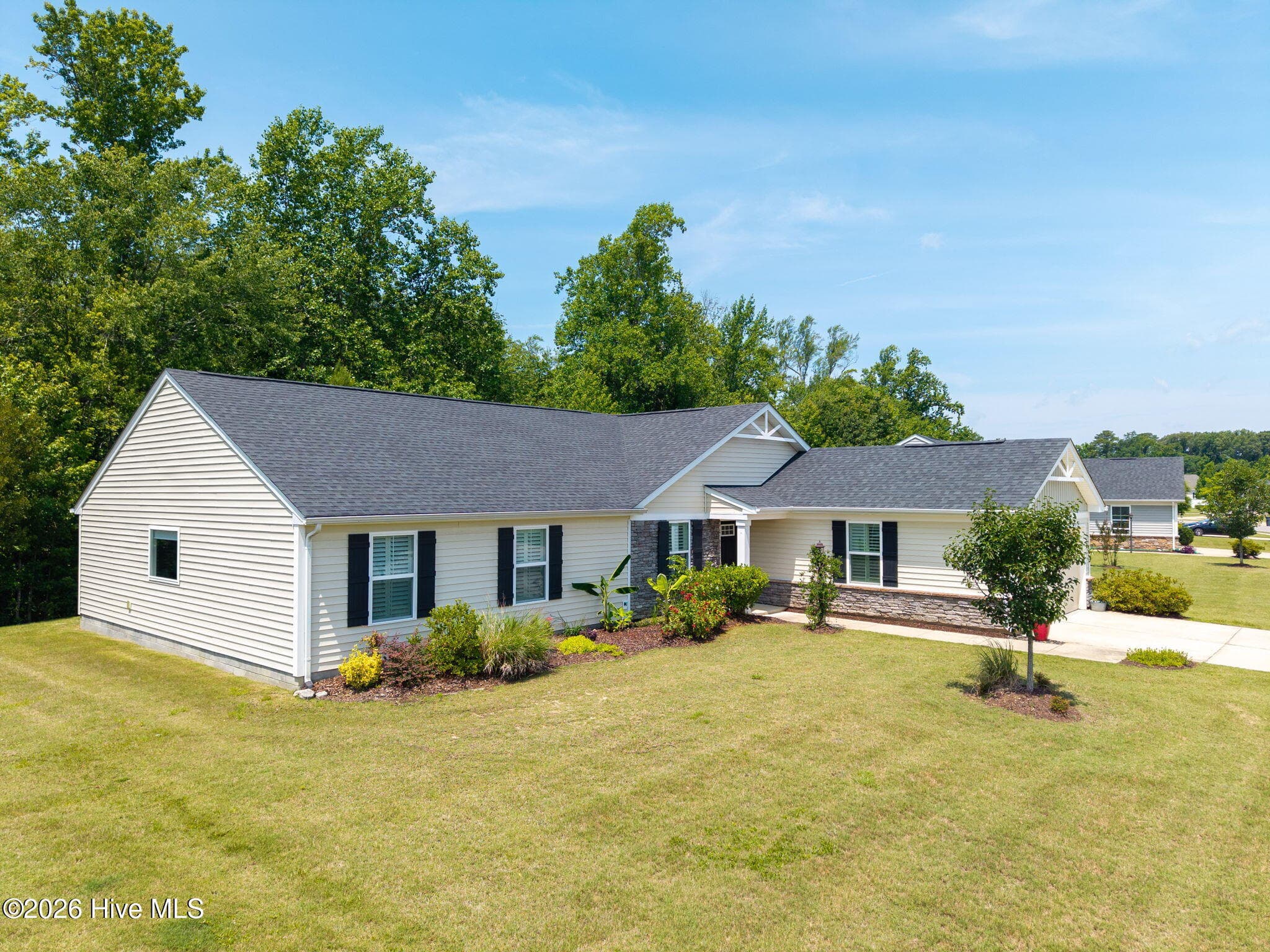Single Family Residence at 106 Hidden View Loop, Moyock, NC 27958, photo 32 of 33