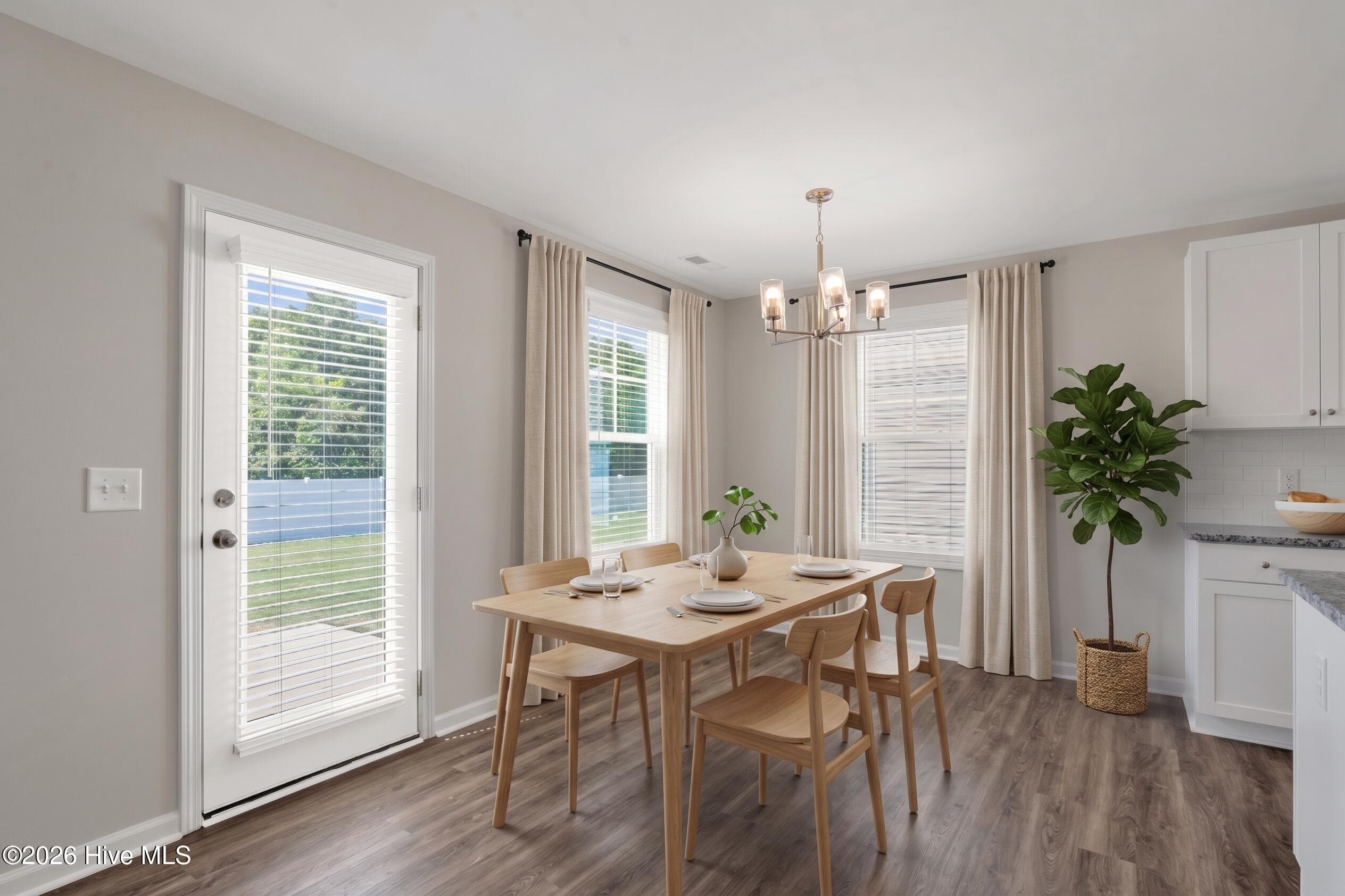 Virtually Staged - 17 W Emily Gardens Drive, Selma, NC 27576