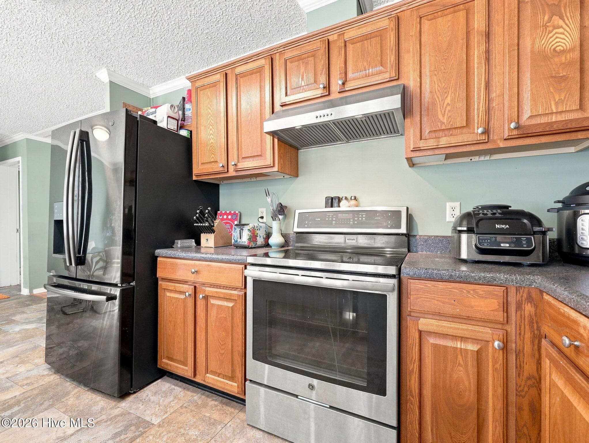 Manufactured Home at 206 Shipmans Pike, Jacksonville, NC 28546, photo 13 of 51