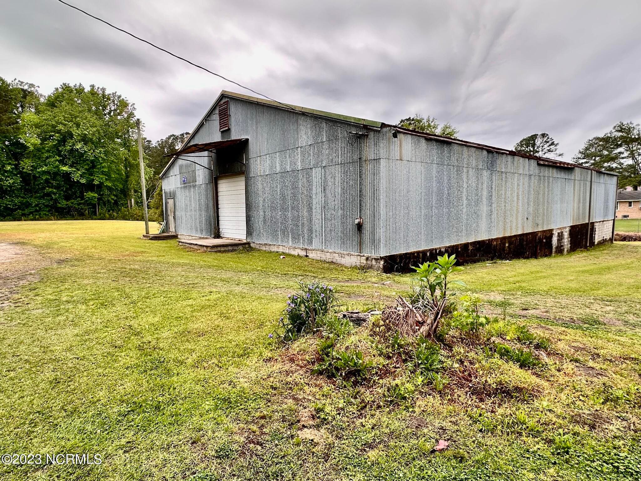 Deeded Parking at 818 W Main Street, Williamston, NC 27892, photo 16 of 20