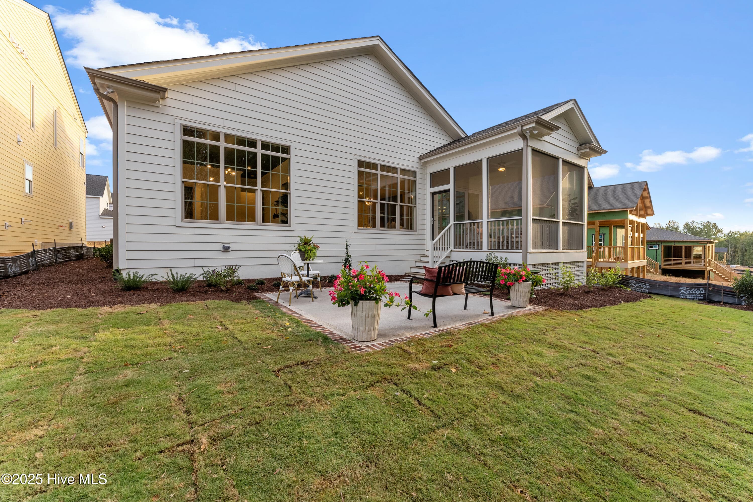 Single Family Residence at 152 Coventry Court, New Bern, NC 28562, photo 12 of 26