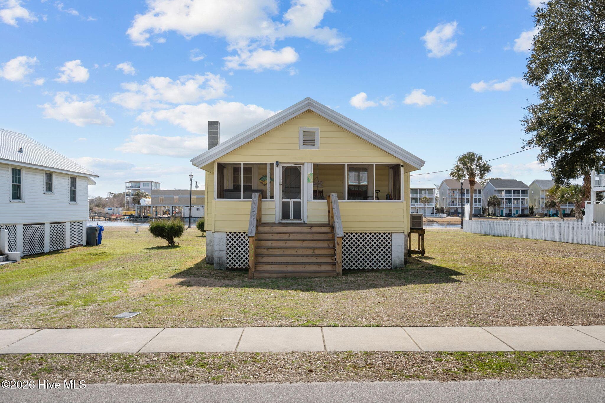 Single Family Residence at 305 Atlanta Avenue, Carolina Beach, NC 28428, photo 9 of 69
