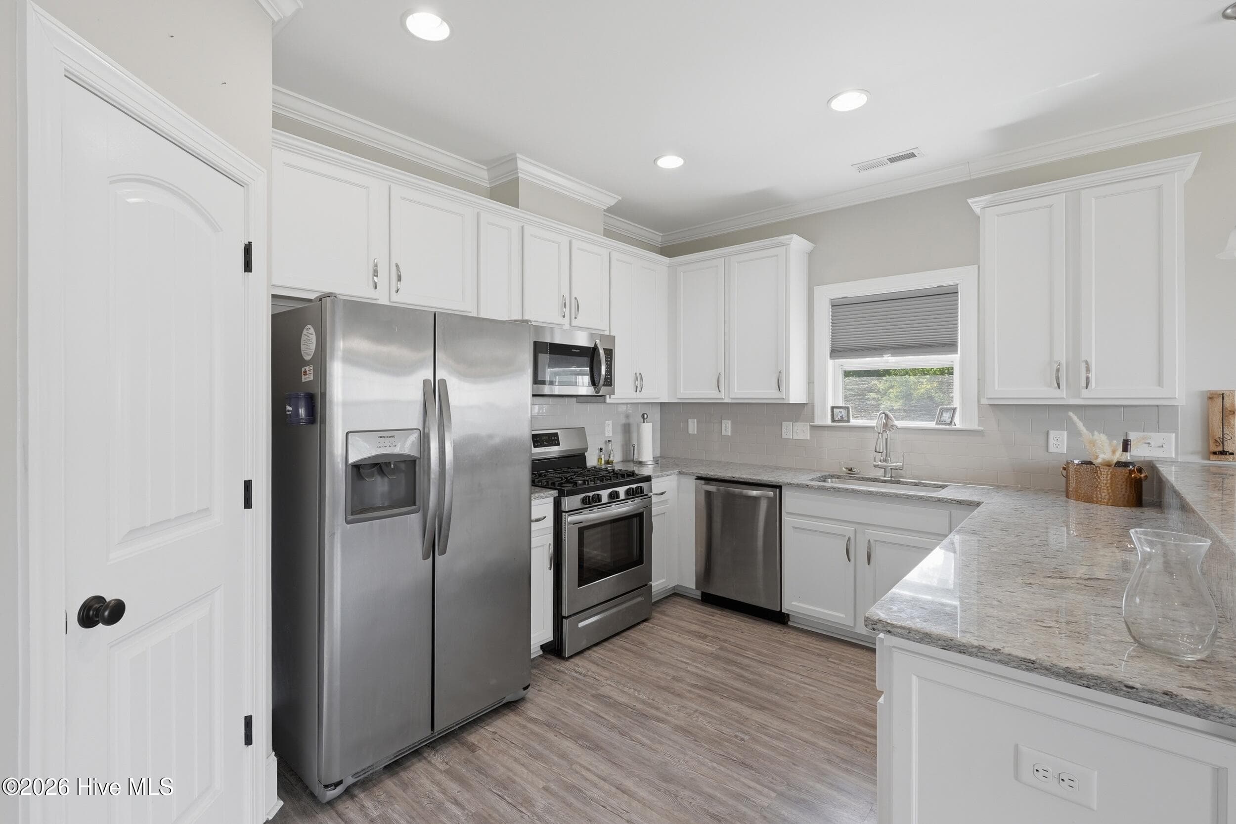 Single Family Residence at 5732 Brown Pelican Lane, Wilmington, NC 28409, photo 11 of 40