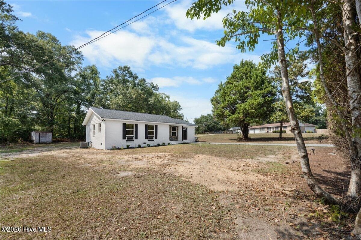 Single Family Residence at 901 Kennedy Circle, Thomson, GA 30824, photo 4 of 24