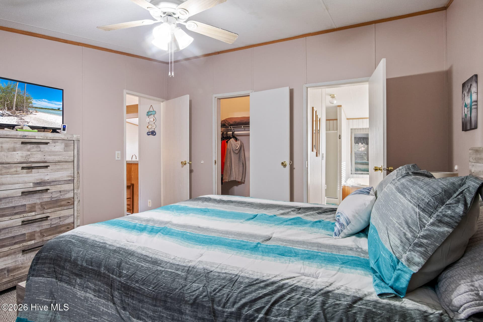 Manufactured Home at 1989 Scotch Sea Lane SW, Supply, NC 28462, photo 31 of 49