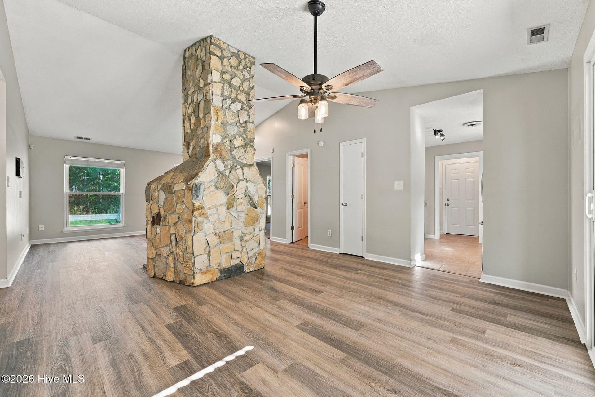 Single Family Residence at 368 Union Chapel Church Road, Richlands, NC 28574, photo 8 of 47
