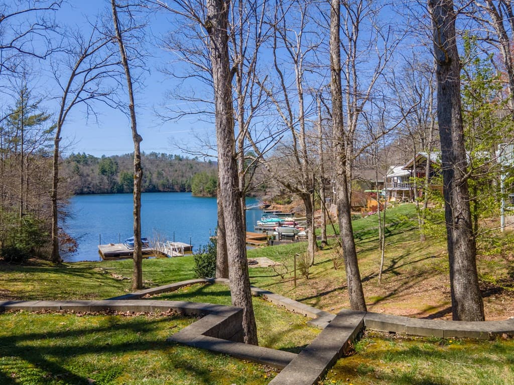 Residential at 82 Avisco Road, Robbinsville, NC 28771, photo 2 of 4