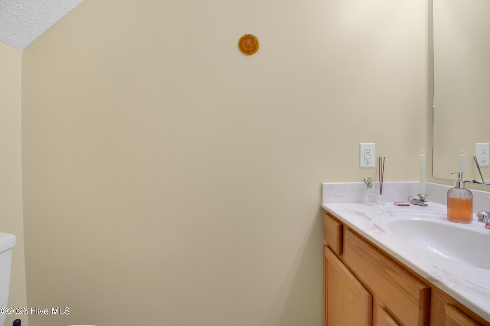 Single Family Residence at 206 Reef Lane, Richlands, NC 28574, photo 12 of 33