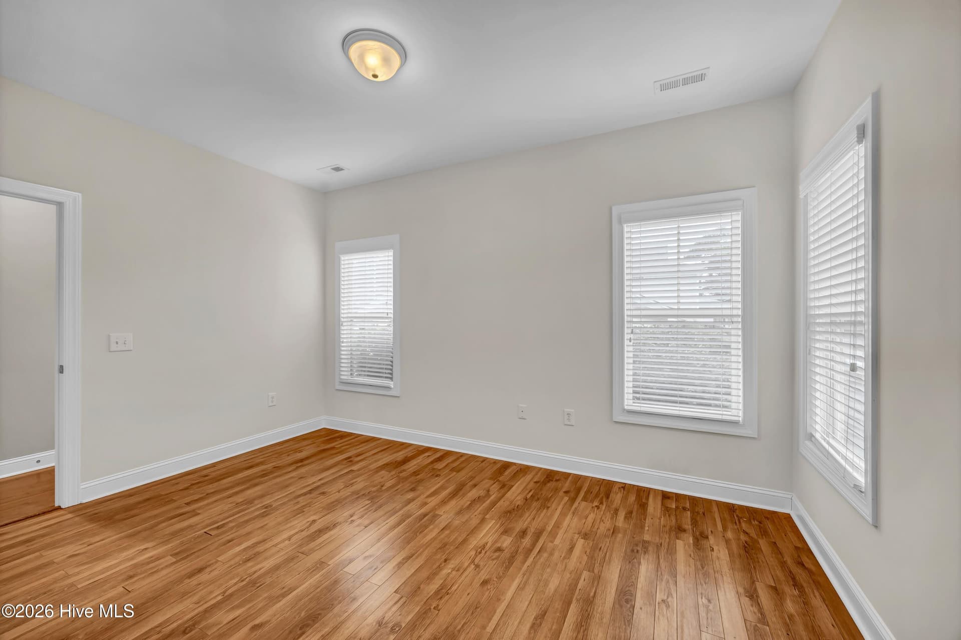 Condominium at 131 Myrtle Avenue, Wilmington, NC 28403, photo 13 of 24