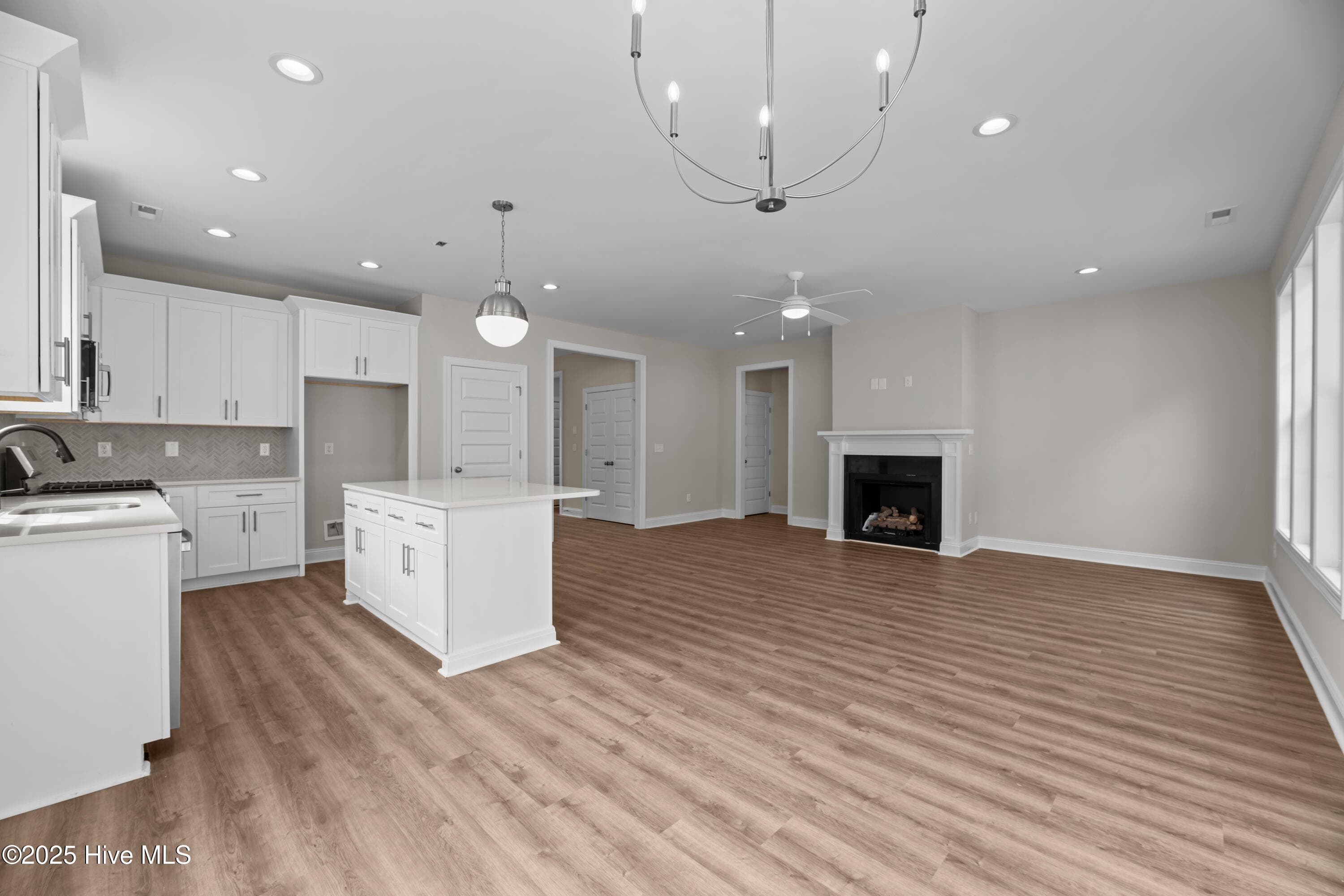 Single Family Residence at 1009 Exeter Place, New Bern, NC 28562, photo 12 of 23