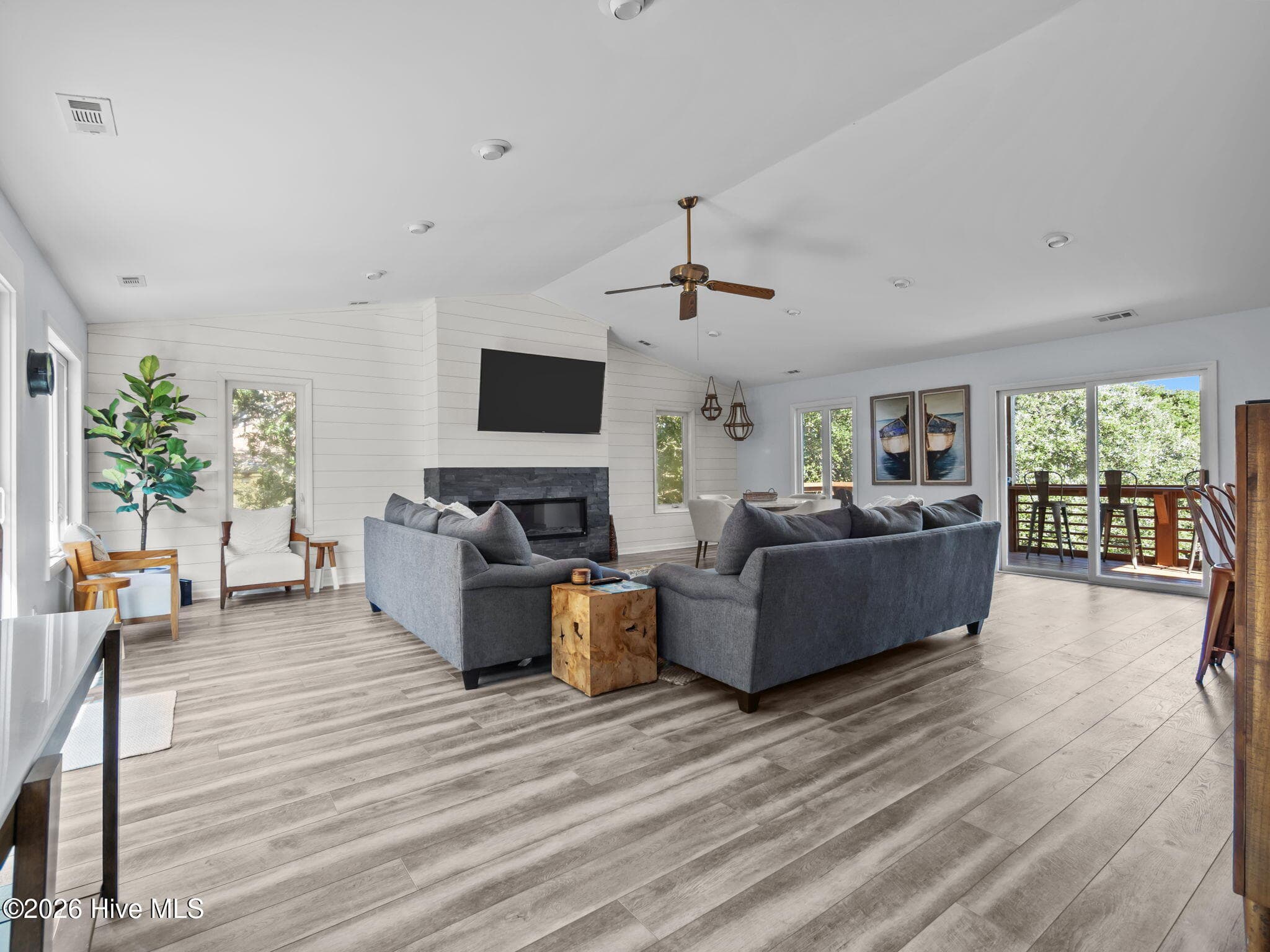 Great Room - 5415 Cedar Tree Lane, Emerald Isle, NC 28594