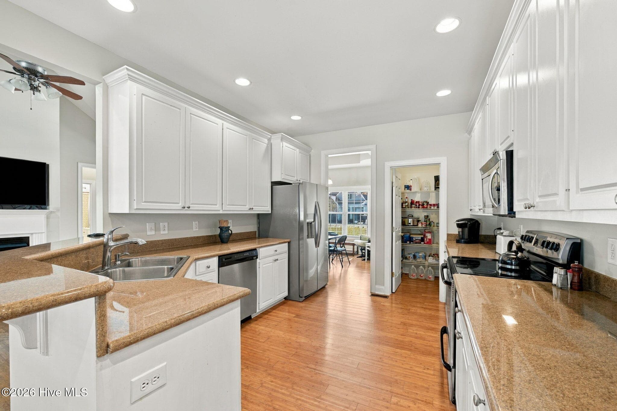 Single Family Residence at 124 Mom Lane, New Bern, NC 28562, photo 10 of 46
