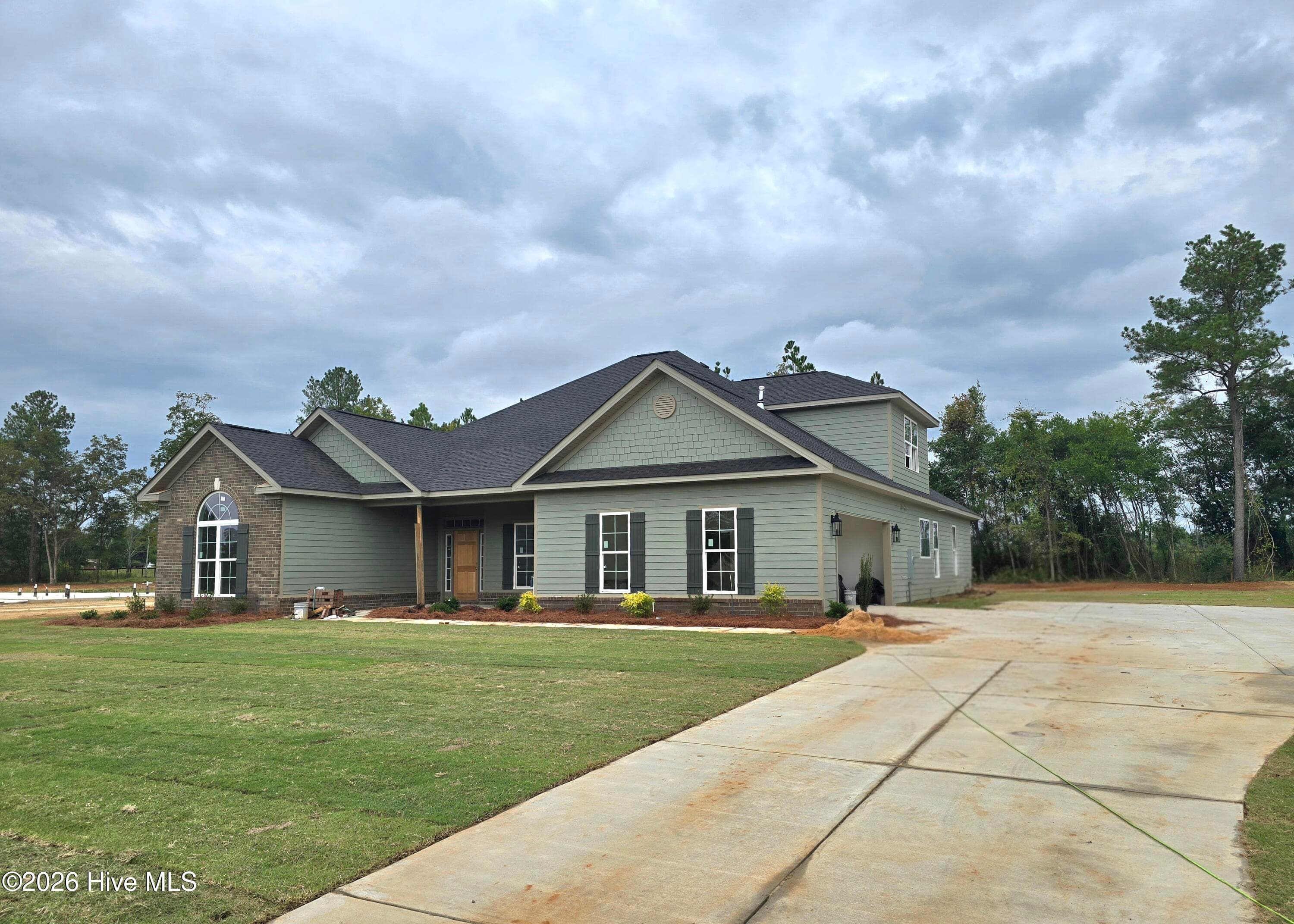 Side entry garage, lot size 0.69 acre - 1866 Bellingham Drive, Beech Island, SC 29842