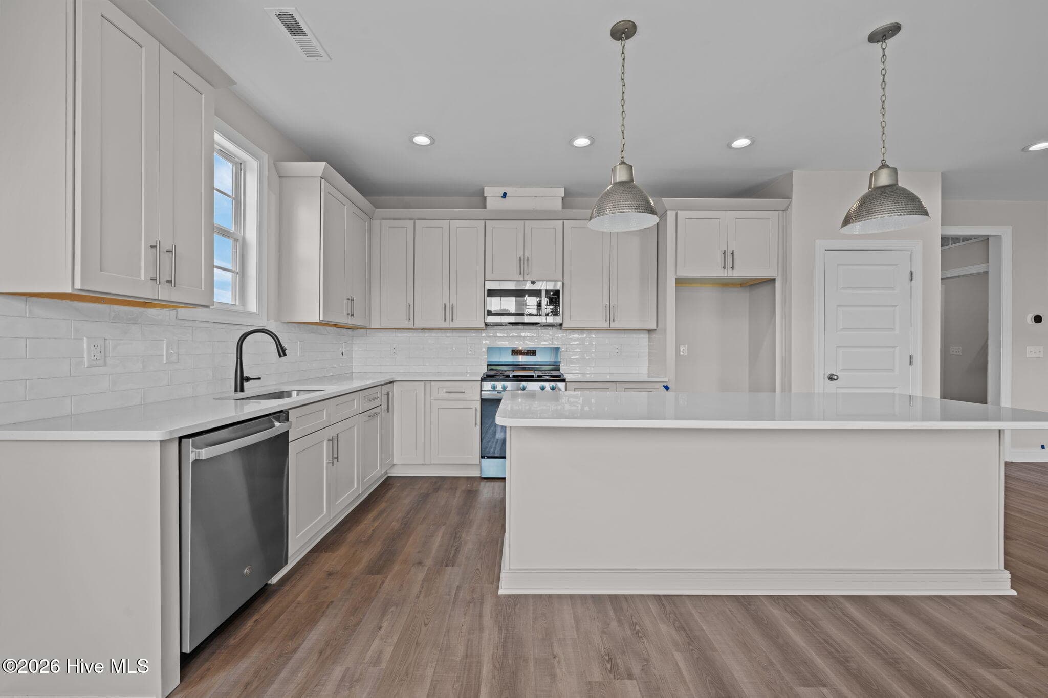 Single Family Residence at 1004 Exeter Place, New Bern, NC 28562, photo 15 of 44