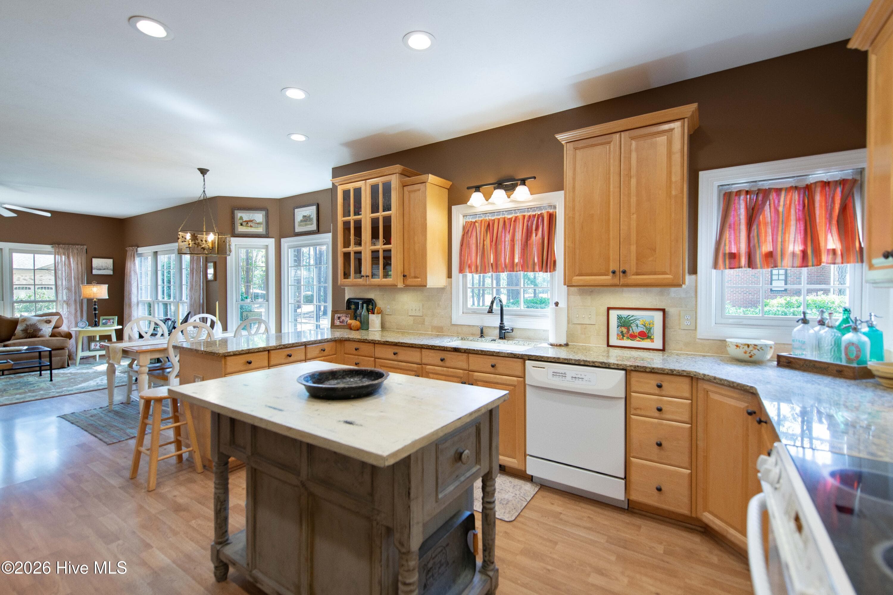 Single Family Residence at 29 Abbottsford Drive, Pinehurst, NC 28374, photo 19 of 74