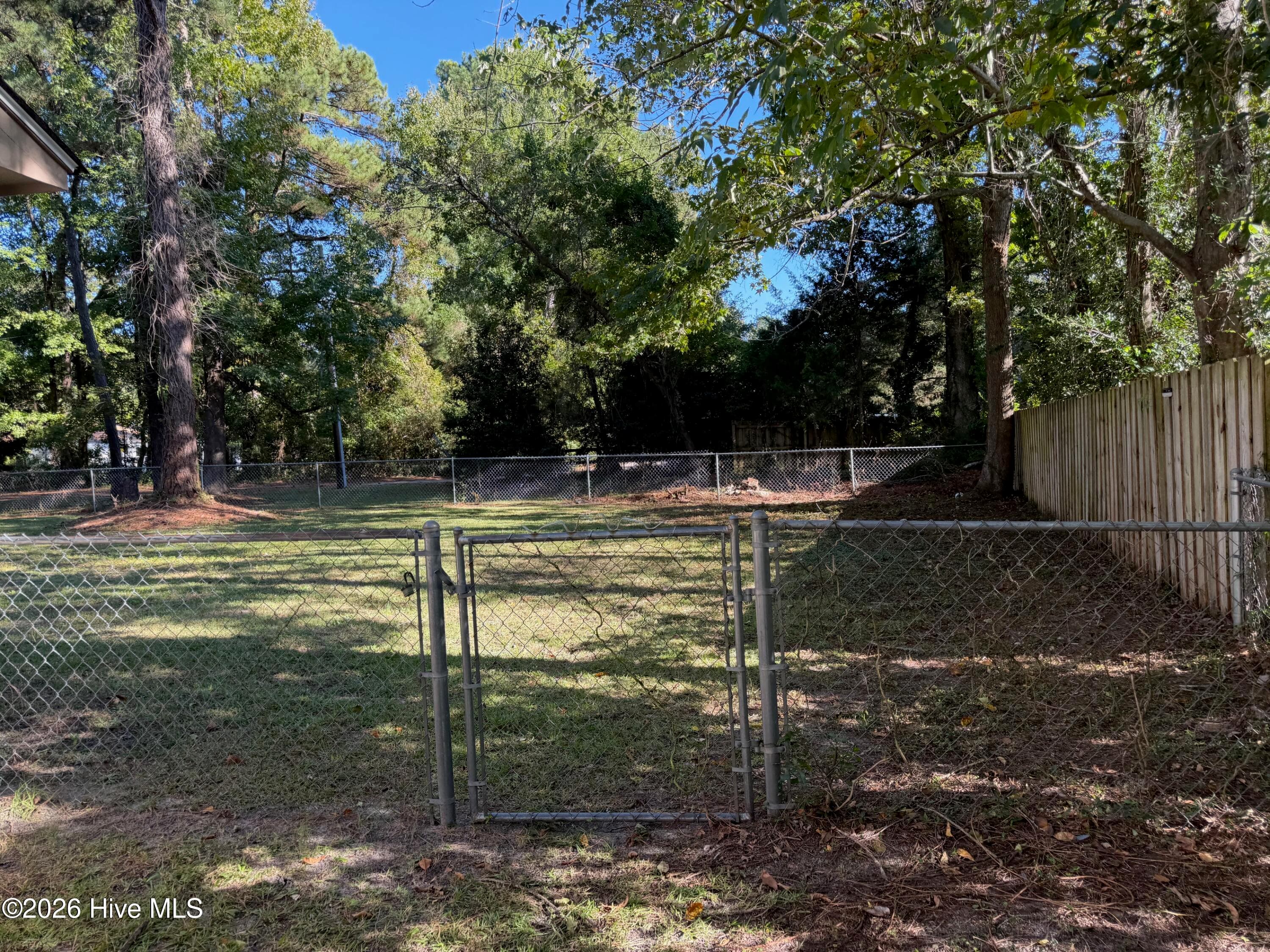 Single Family Residence at 7012 N Northbend Road, Wilmington, NC 28411, photo 7 of 35