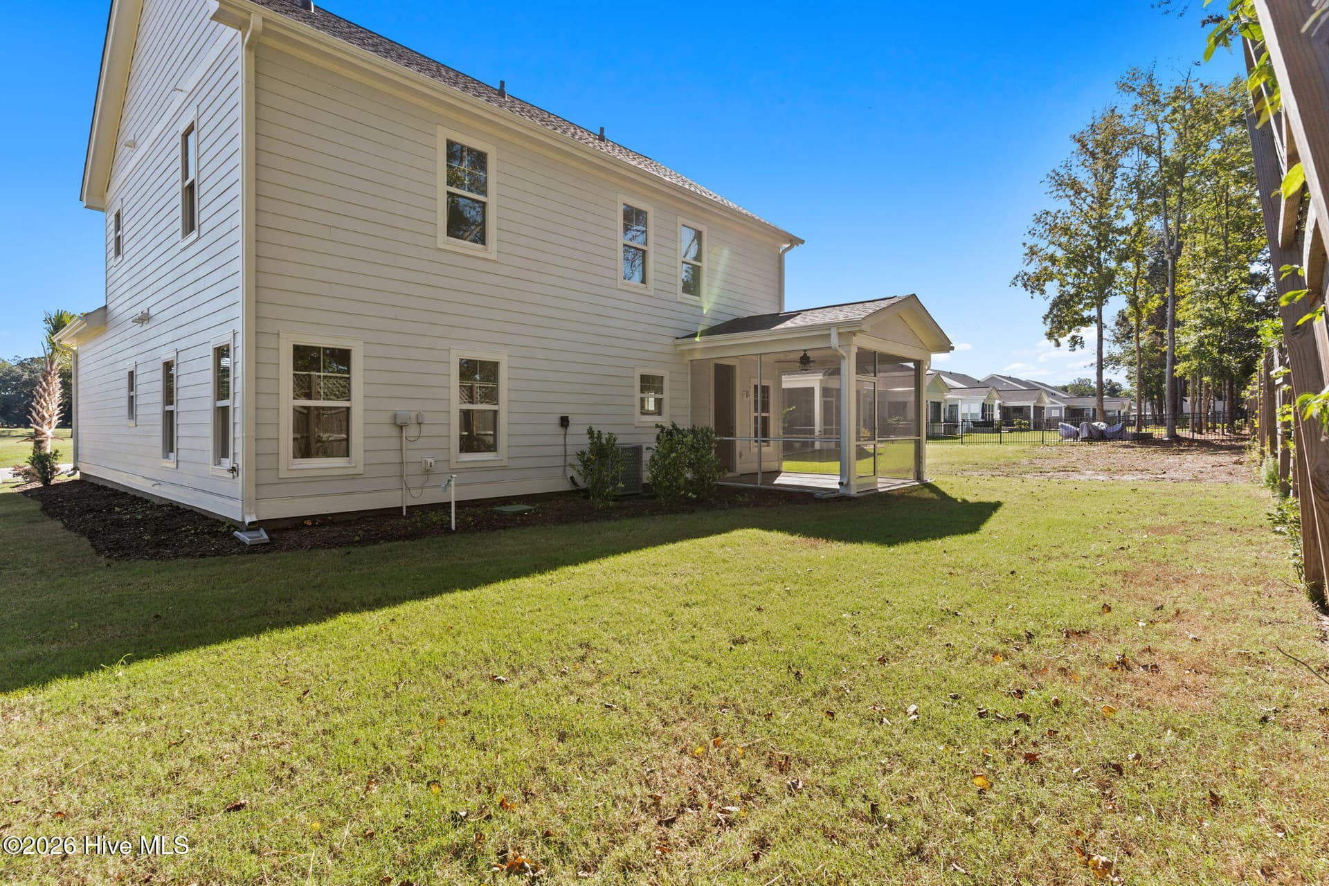Single Family Residence at 2027 Greenside Manor Drive SW, Ocean Isle Beach, NC 28469, photo 9 of 81