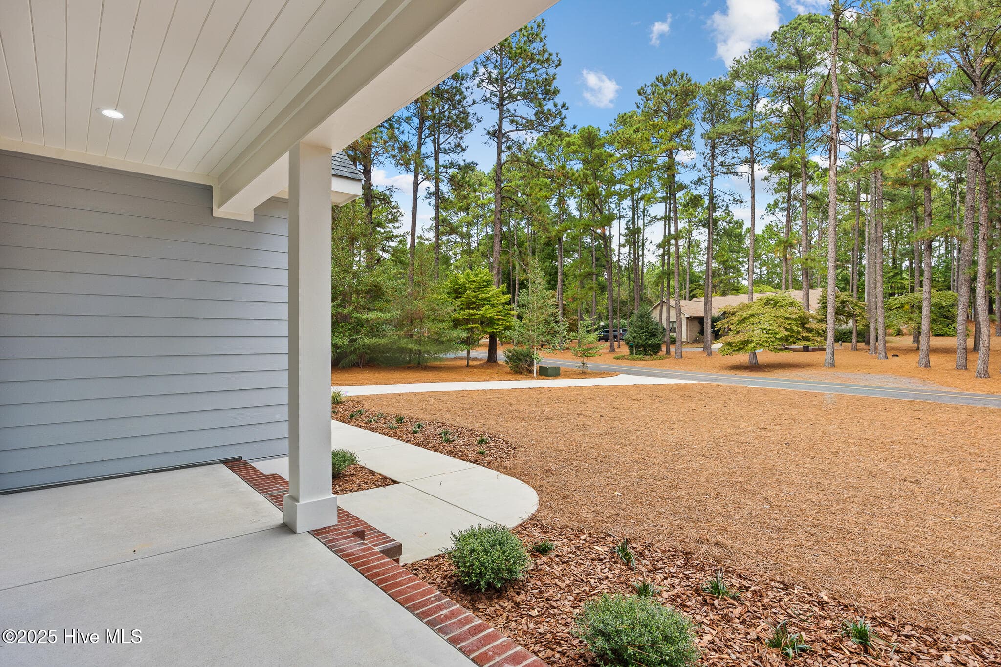 Single Family Residence at 284 Longleaf Drive, West End, NC 27376, photo 3 of 39