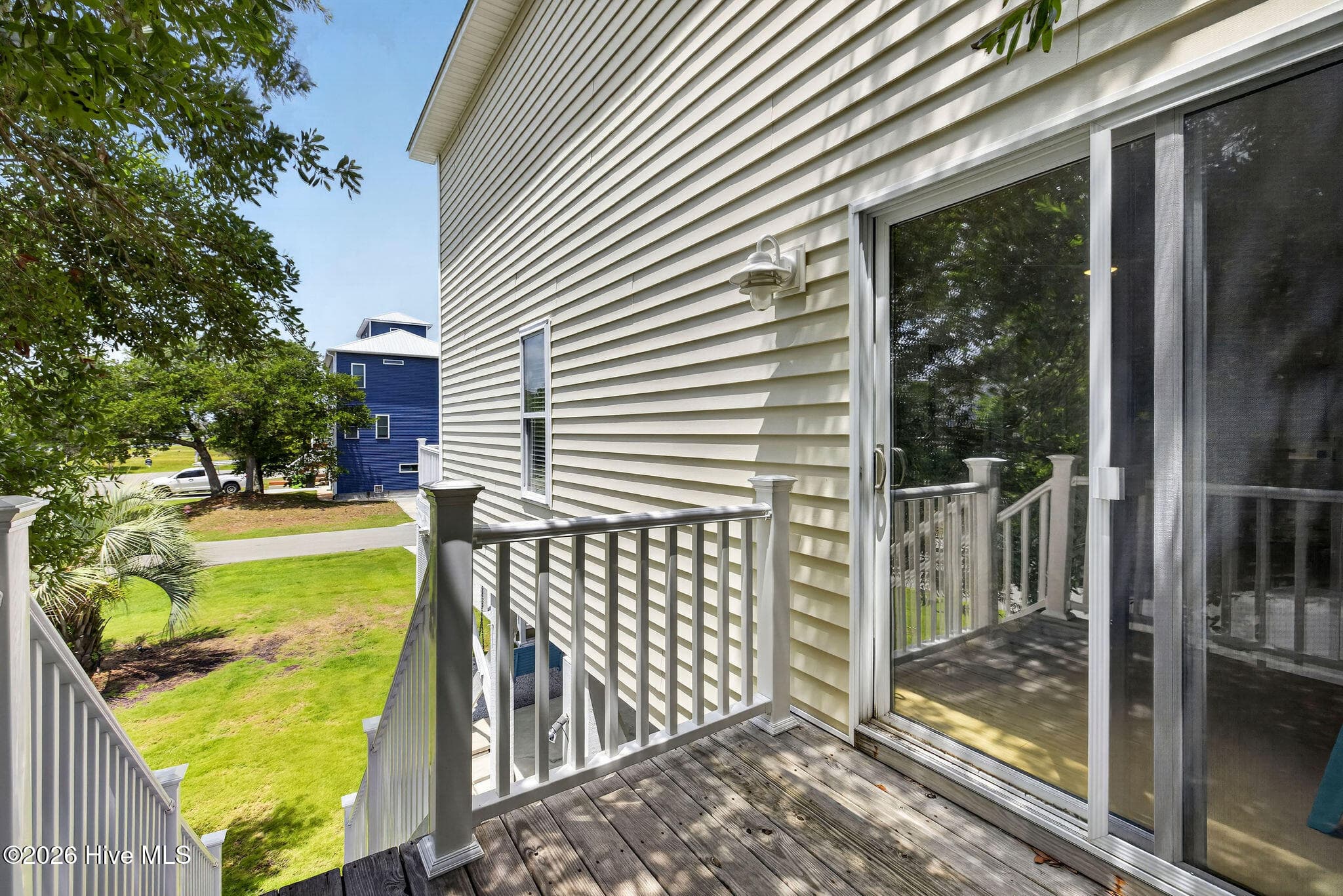 Single Family Residence at 21 S Oak Drive, Surf City, NC 28445, photo 22 of 46