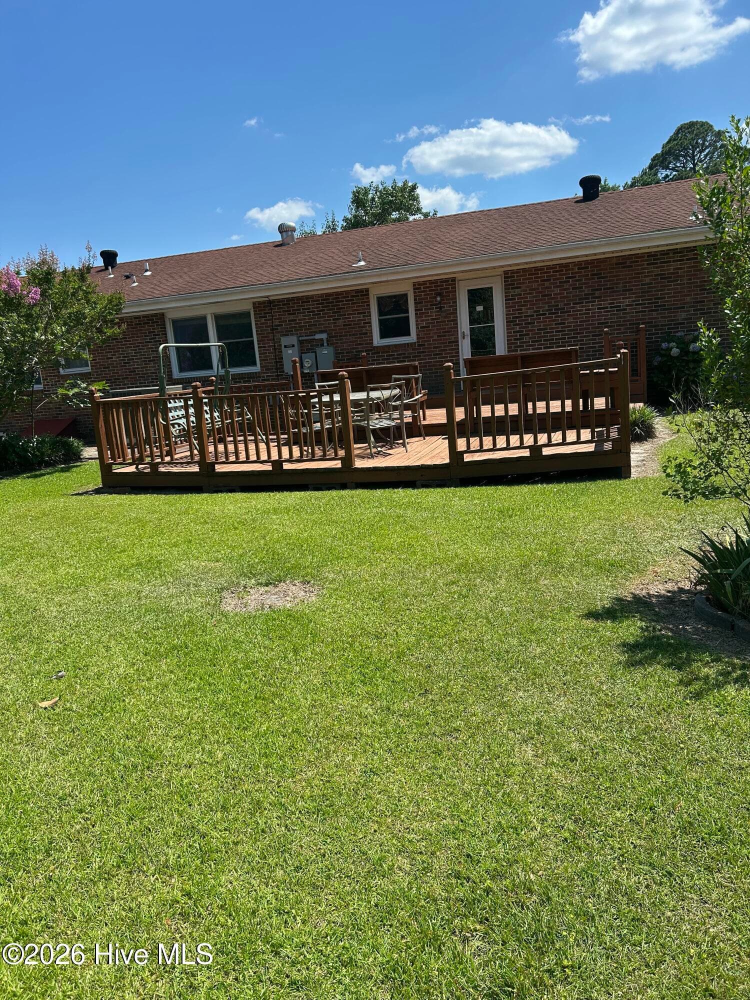 Single Family Residence at 700 Oakwood Avenue, Jacksonville, NC 28546, photo 10 of 15