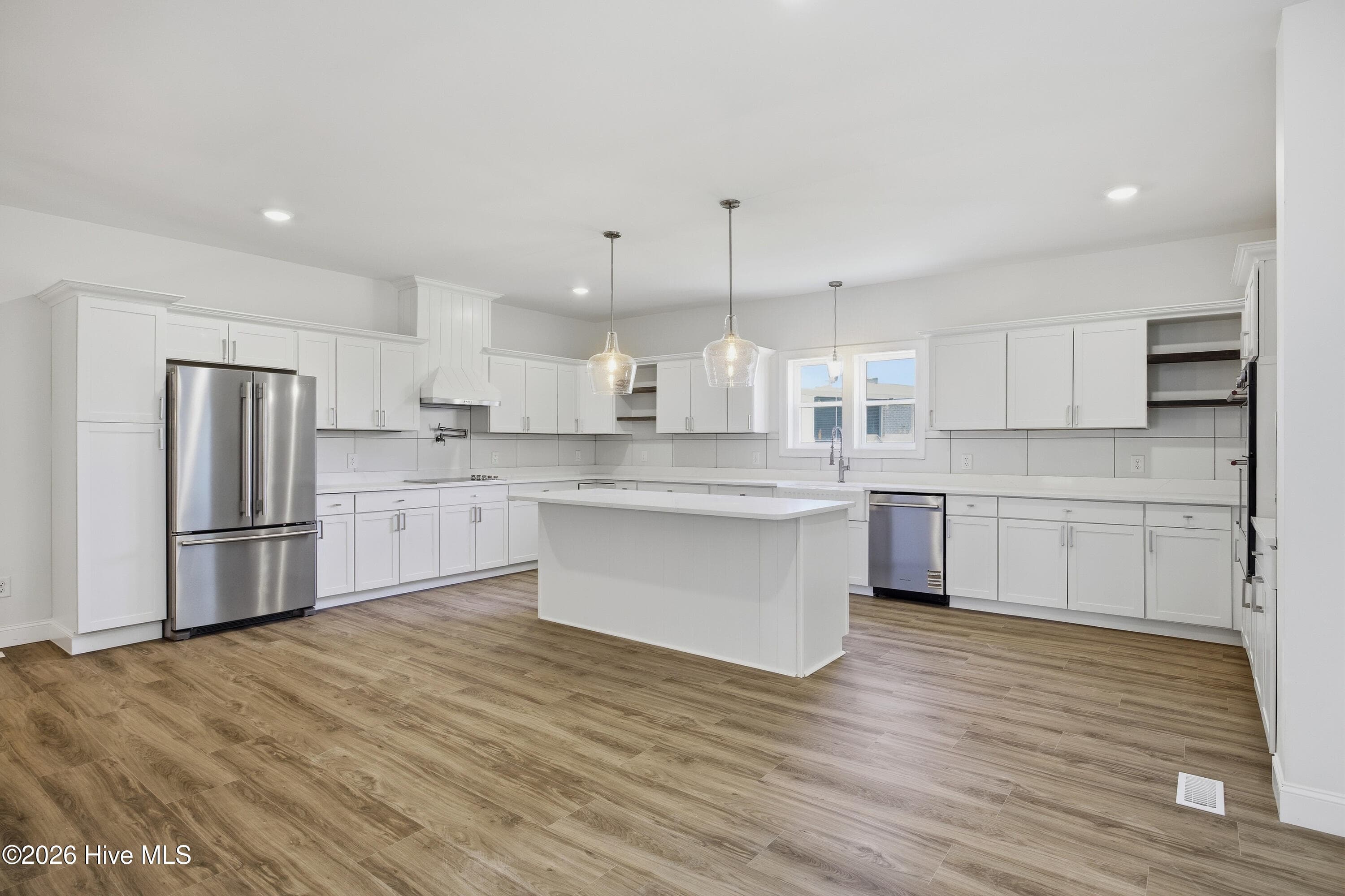 Single Family Residence at 106 Elizabeth Way Court, Swansboro, NC 28584, photo 6 of 63