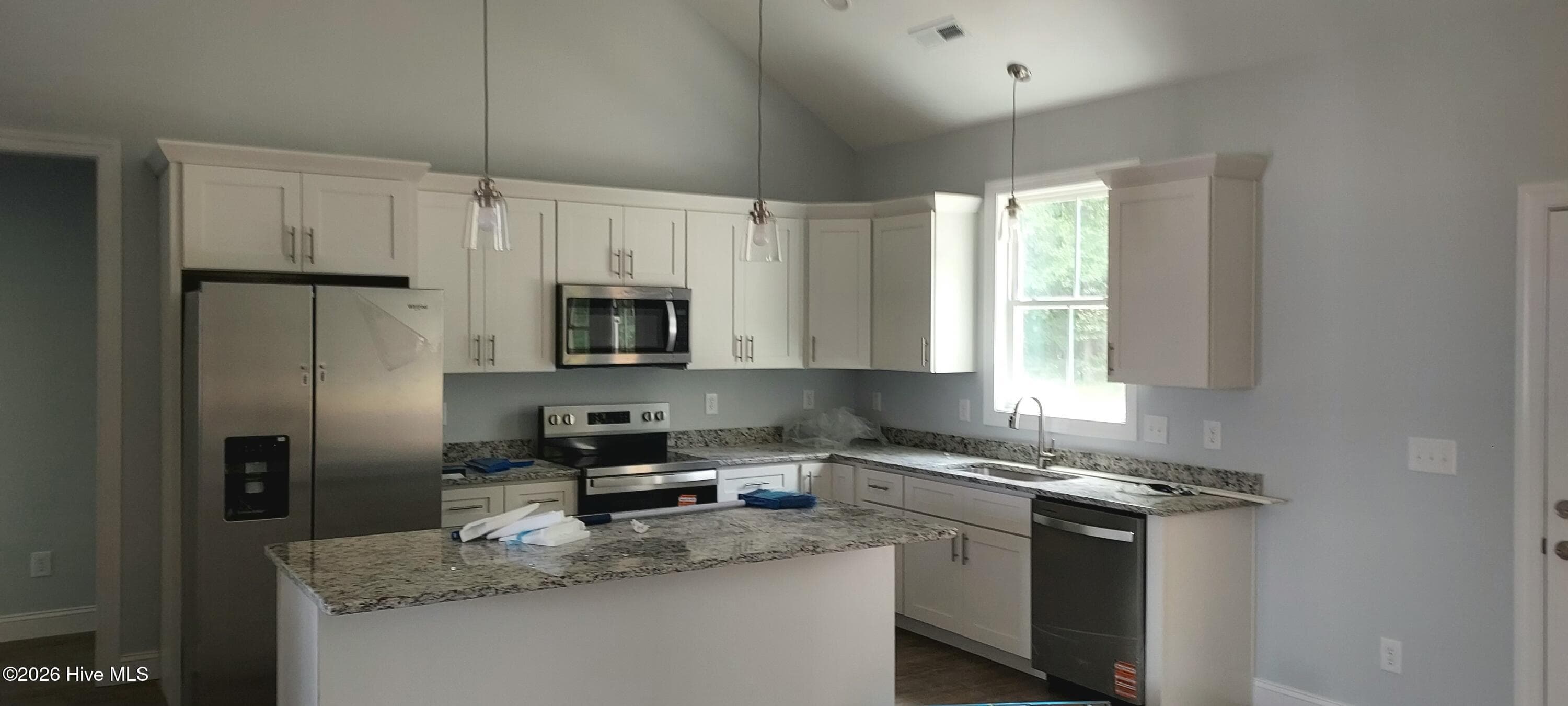 Single Family Residence at 114 Rolling Water Lane, Swansboro, NC 28584, photo 6 of 30