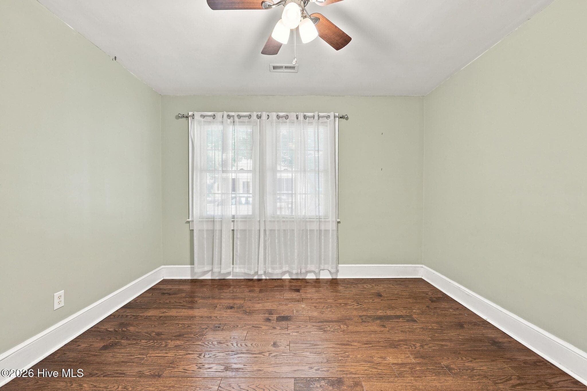 Single Family Residence at 525 E 2nd Street, Washington, NC 27889, photo 21 of 54