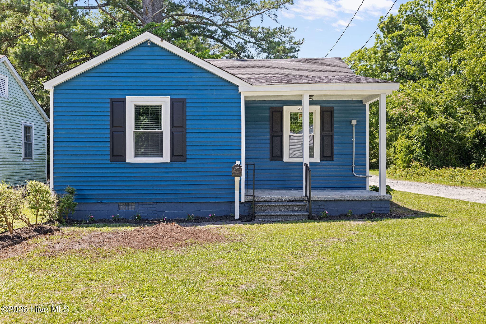 Single Family Residence at 212 Clay Street, Kinston, NC 28501, photo 2 of 14