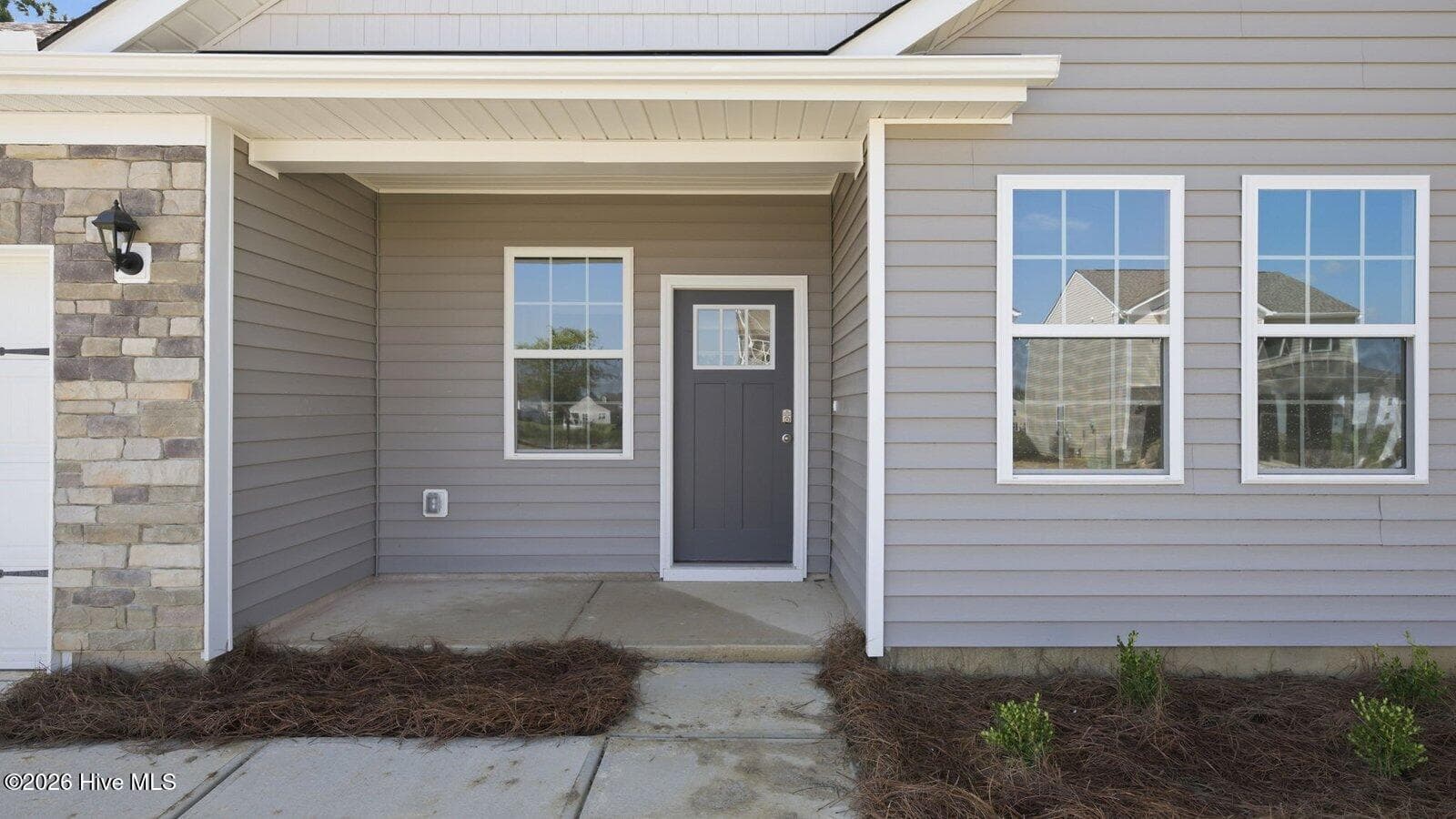 Single Family Residence at 262 Lake Tyler Drive, New Bern, NC 28560, photo 2 of 3
