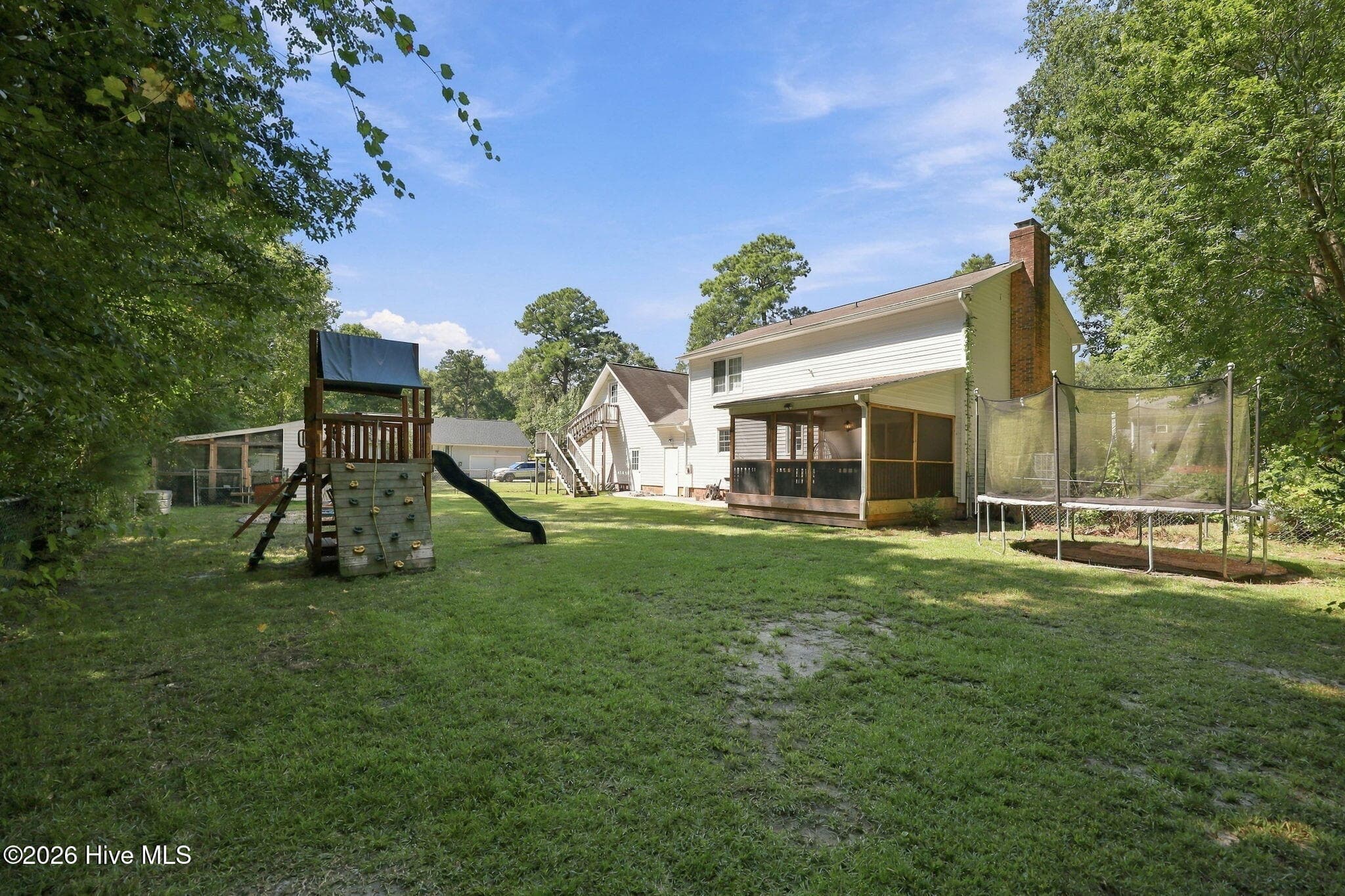 Single Family Residence at 202 Holyoke Drive, Washington, NC 27889, photo 6 of 41